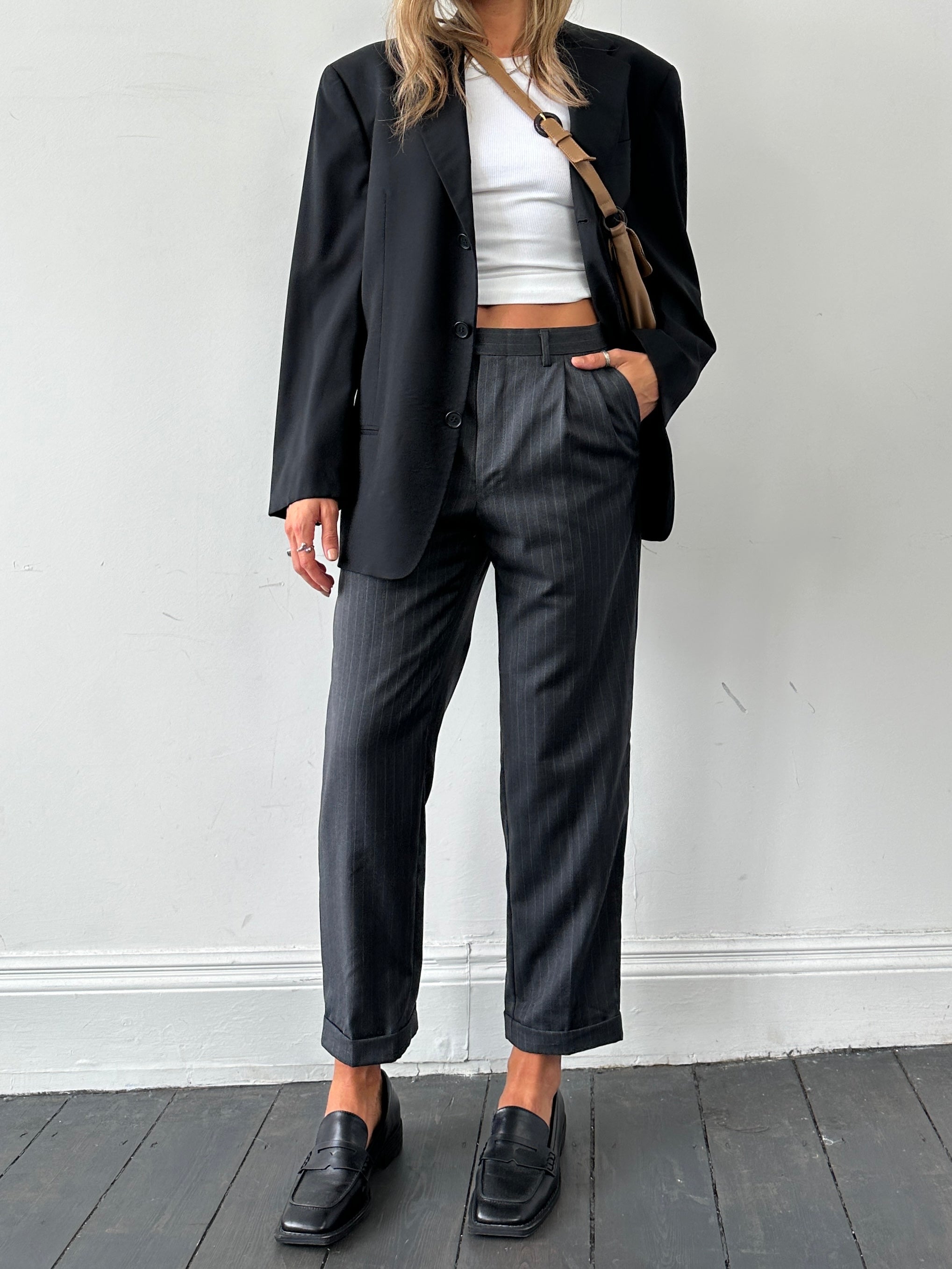 Aquascutum pinstripe pure wool tailored trousers in size W32, featuring classic fit and sleek design.