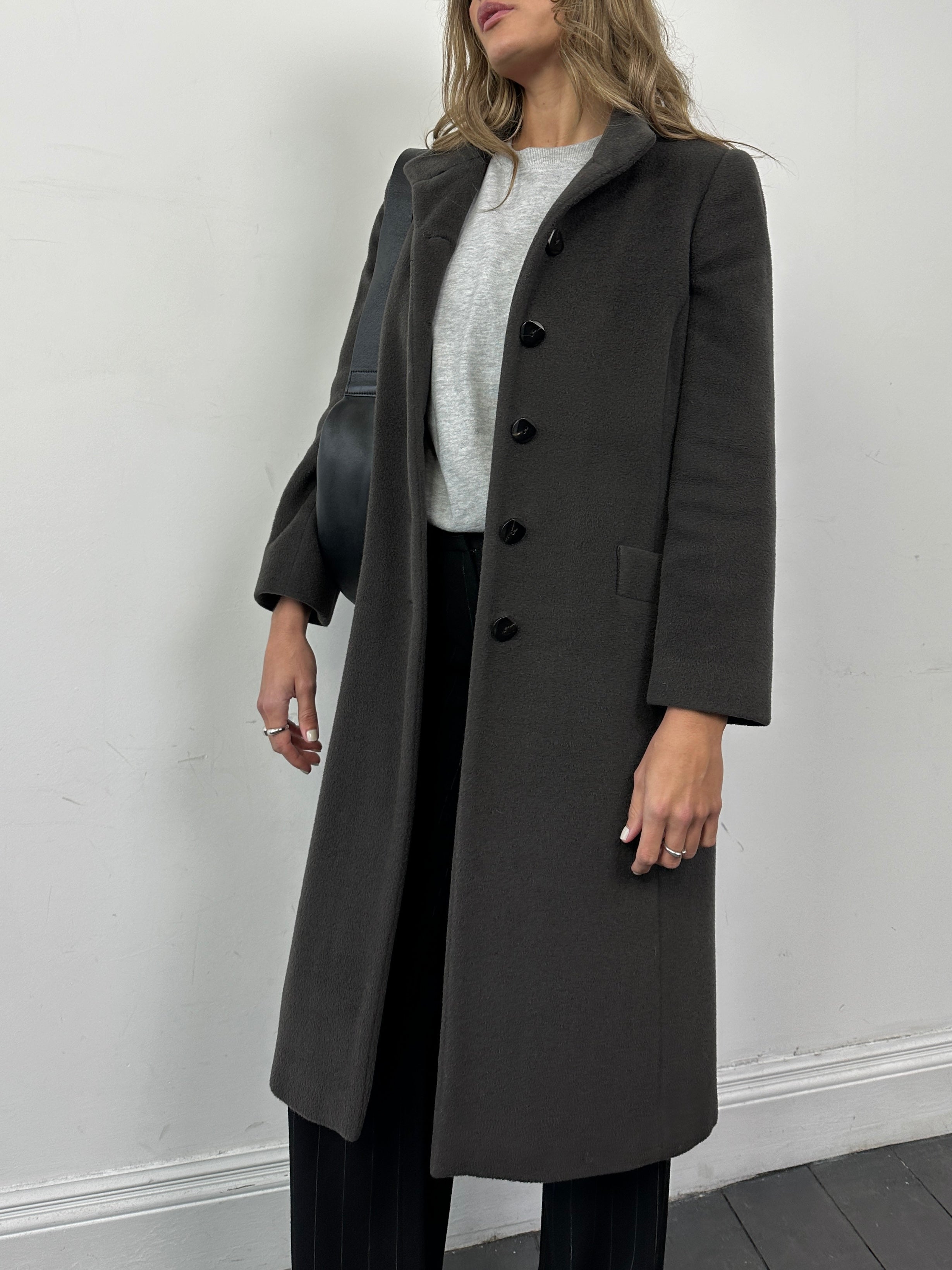Armani Collezioni wool cashmere single-breasted coat in size S, showcasing classic tailored design and neutral color.