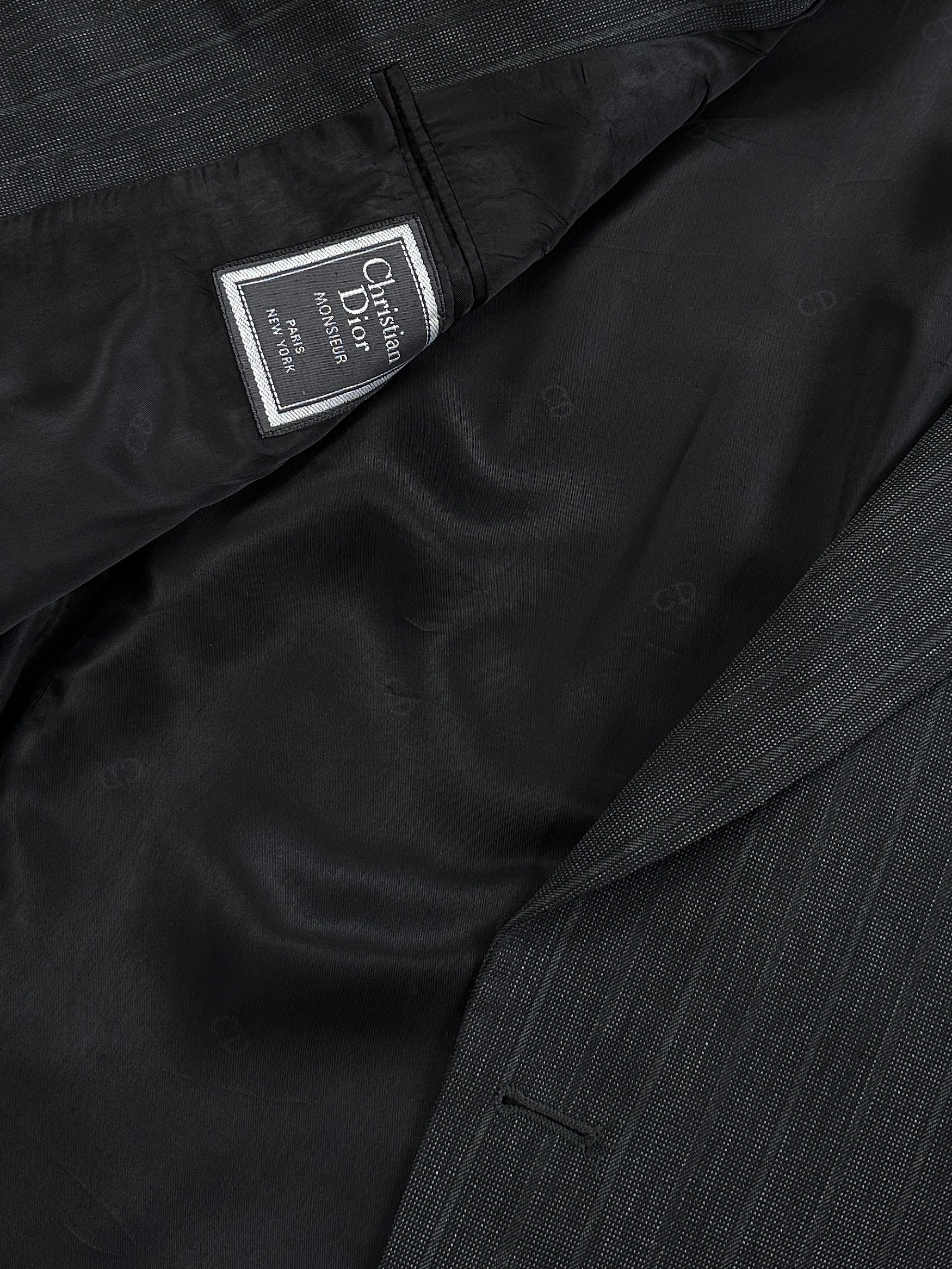 Christian Dior Monsieur 1990s pure wool single-breasted blazer, size 41R/L, tailored fit with classic lapels and button closure.