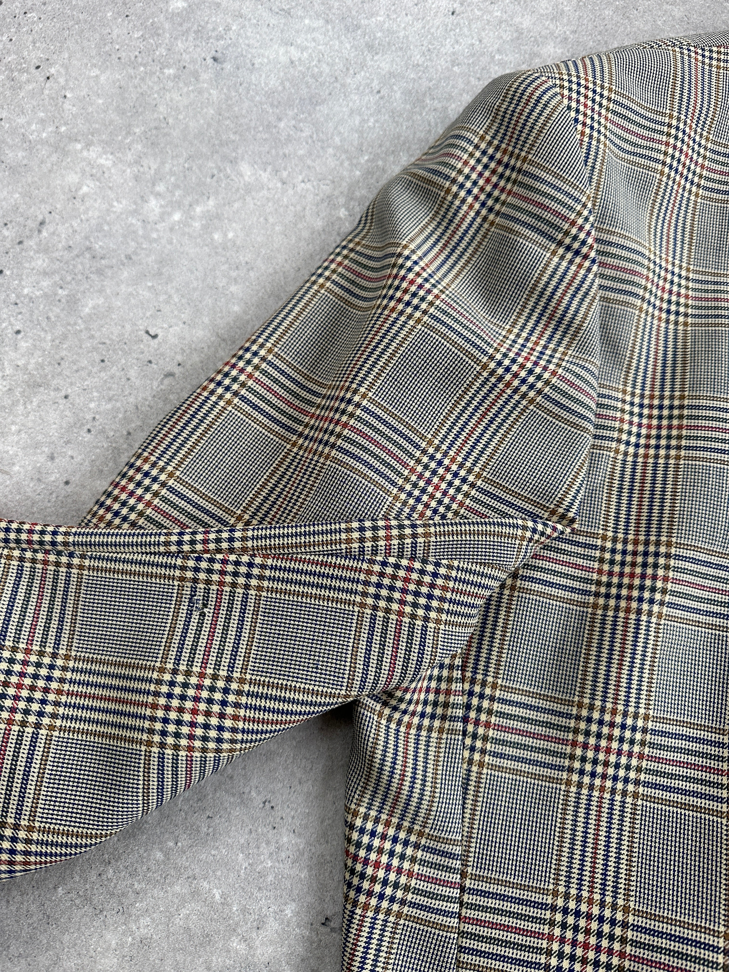 Burberry 1980s pure wool single-breasted check blazer in size 44R/XL, featuring classic pattern and tailored fit.