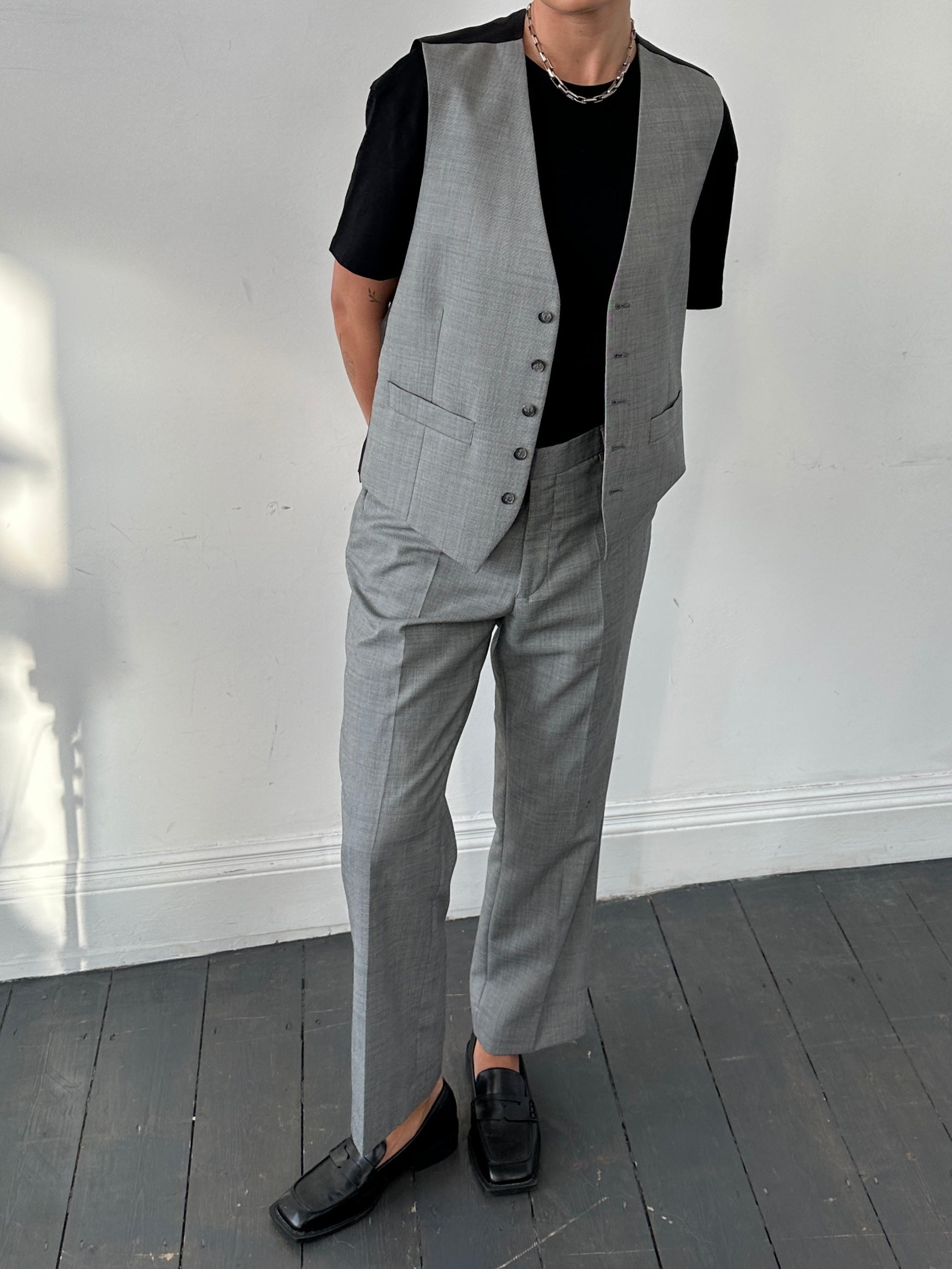 Pierre Cardin wool two-piece blazer and waistcoat suit set in size 40R/W32, featuring a classic coat style and tailored fit.