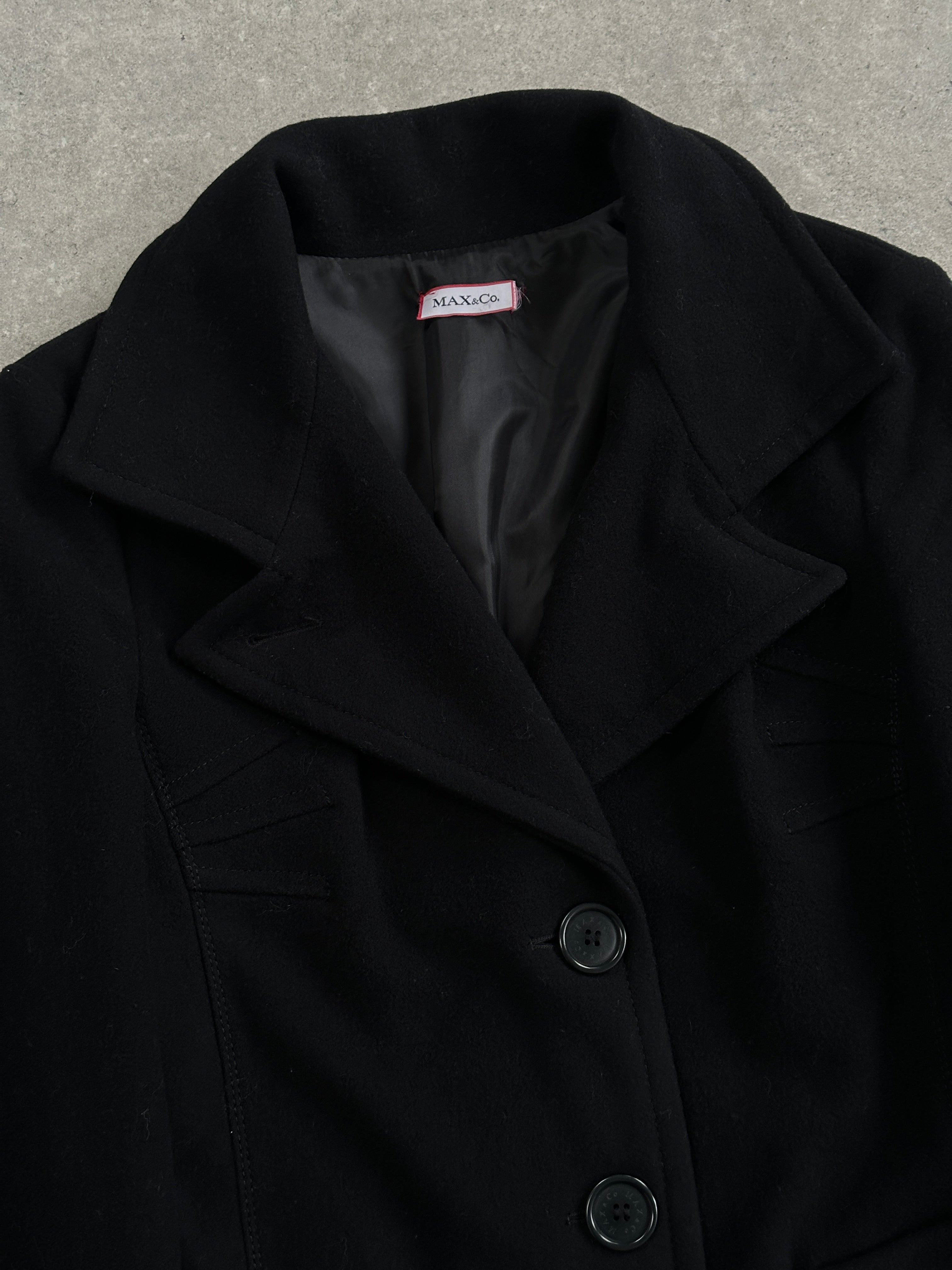 Max & Co virgin wool single-breasted coat in size S, shown hanging with classic lapels and tailored fit.