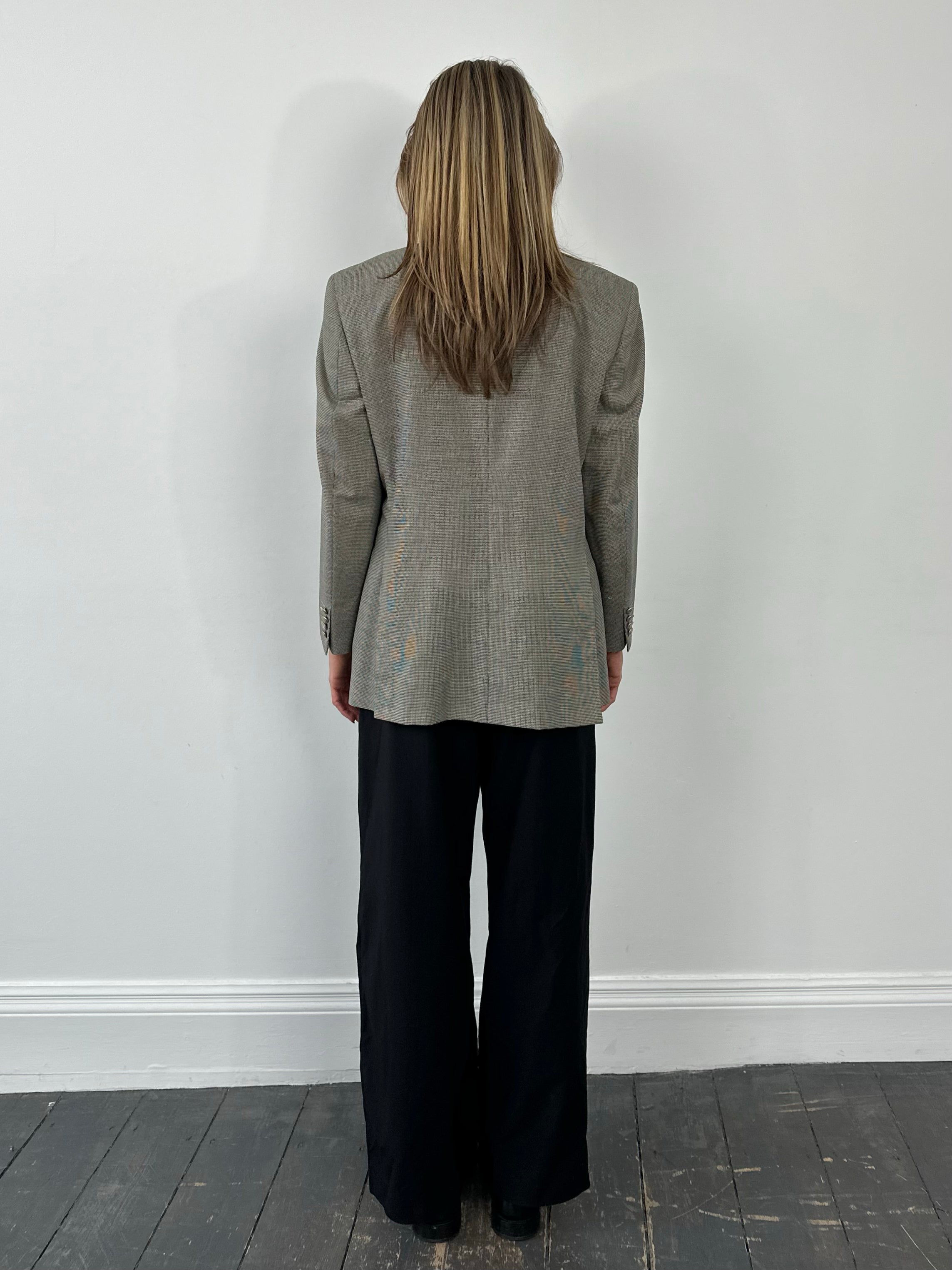 Burberry 1990s bespoke button wool double-breasted blazer in size L, featuring classic tailored design and signature check lining.