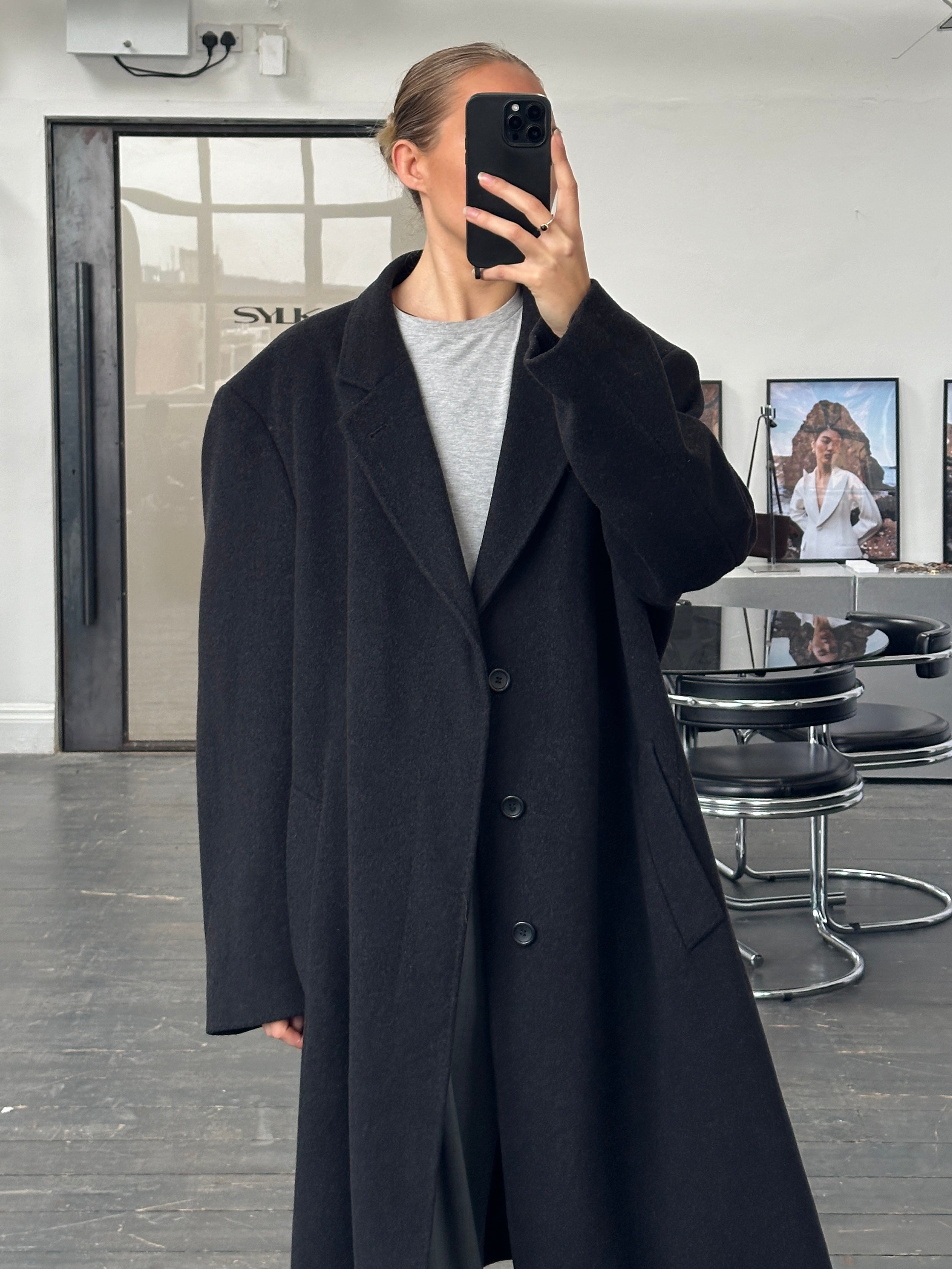 Vintage 1990s oversized cashmere wool coat with concealed placket, in XXL/XXXL size, featuring a classic vintage style and textured fabric.