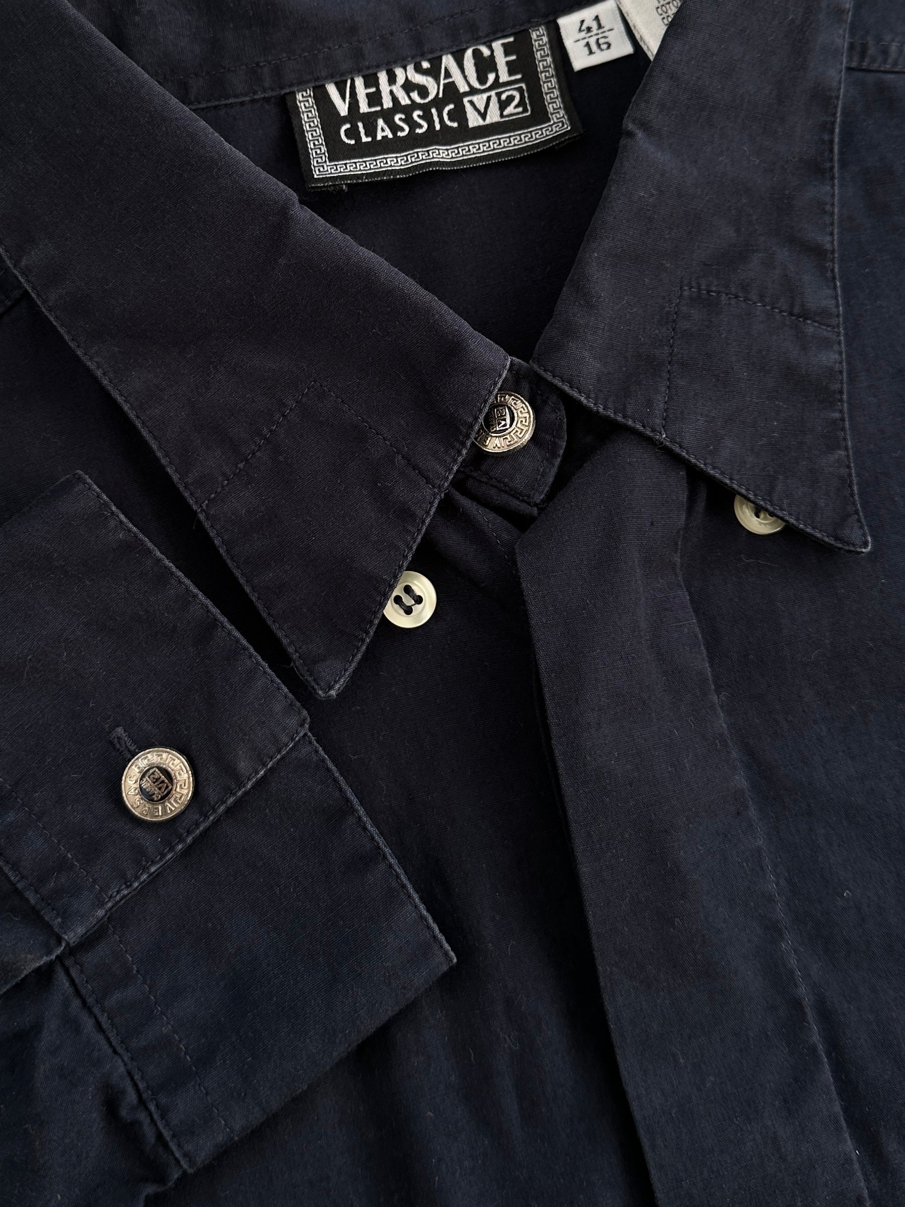 Versace Classic V2 1990s bespoke pure cotton shirt in size L/XL, featuring a button-up design and timeless style.