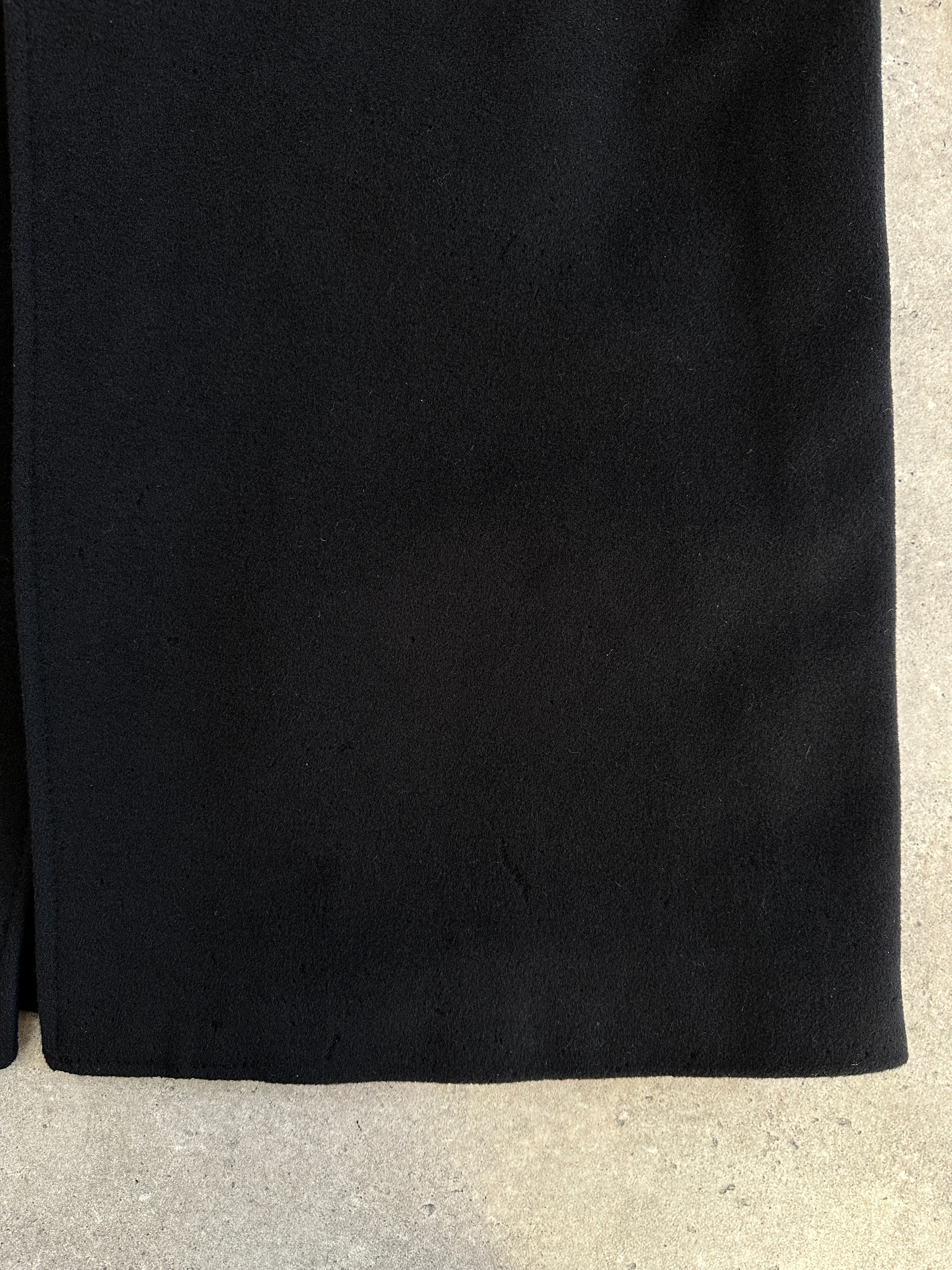 Vintage Italian 1990s wool cashmere belted coat in XL, featuring classic style and cozy fabric with a tailored fit.