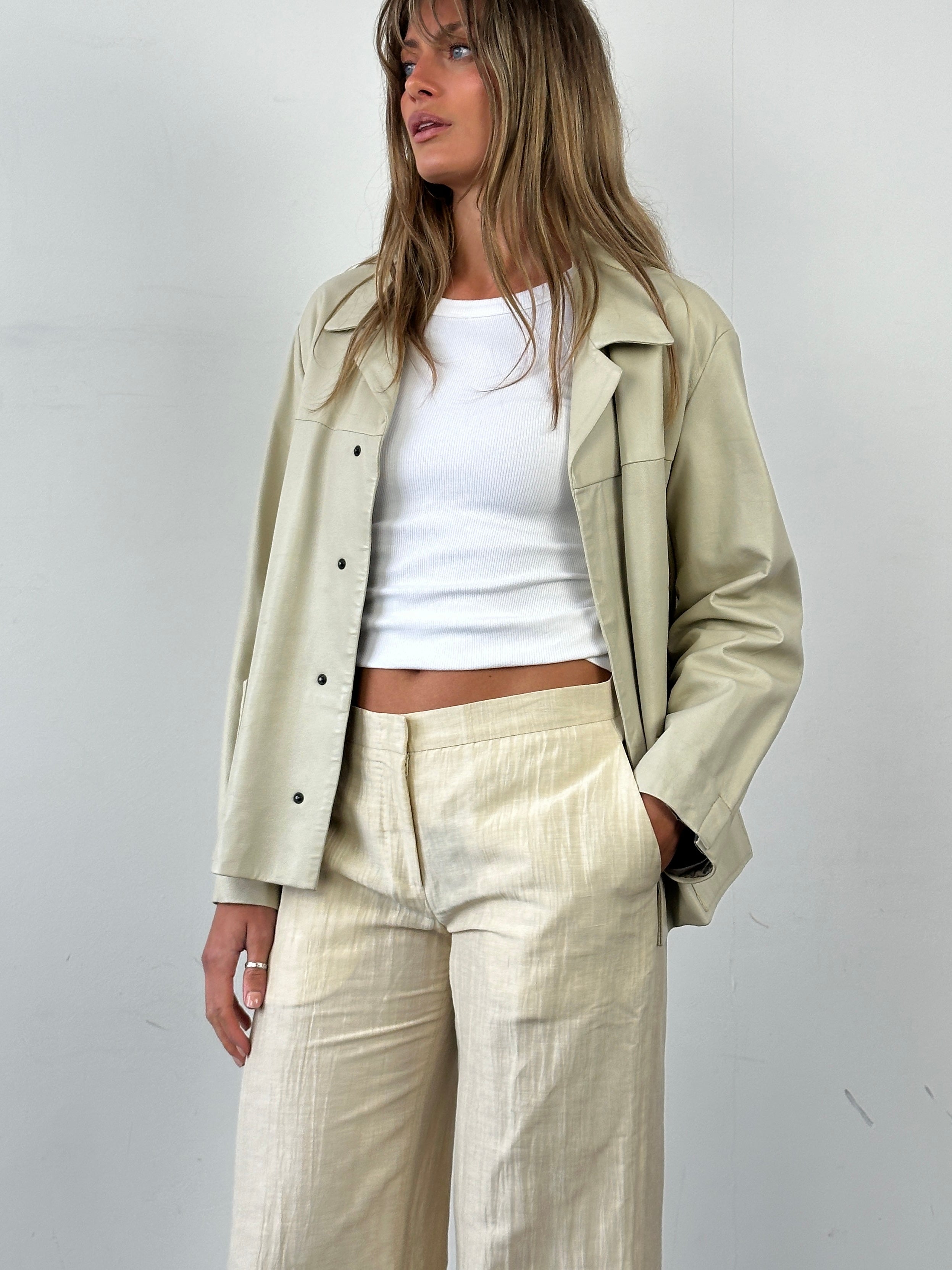 Italian Vintage smooth leather jacket in size M, stylish and classic men's jacket with clean design and soft leather finish.