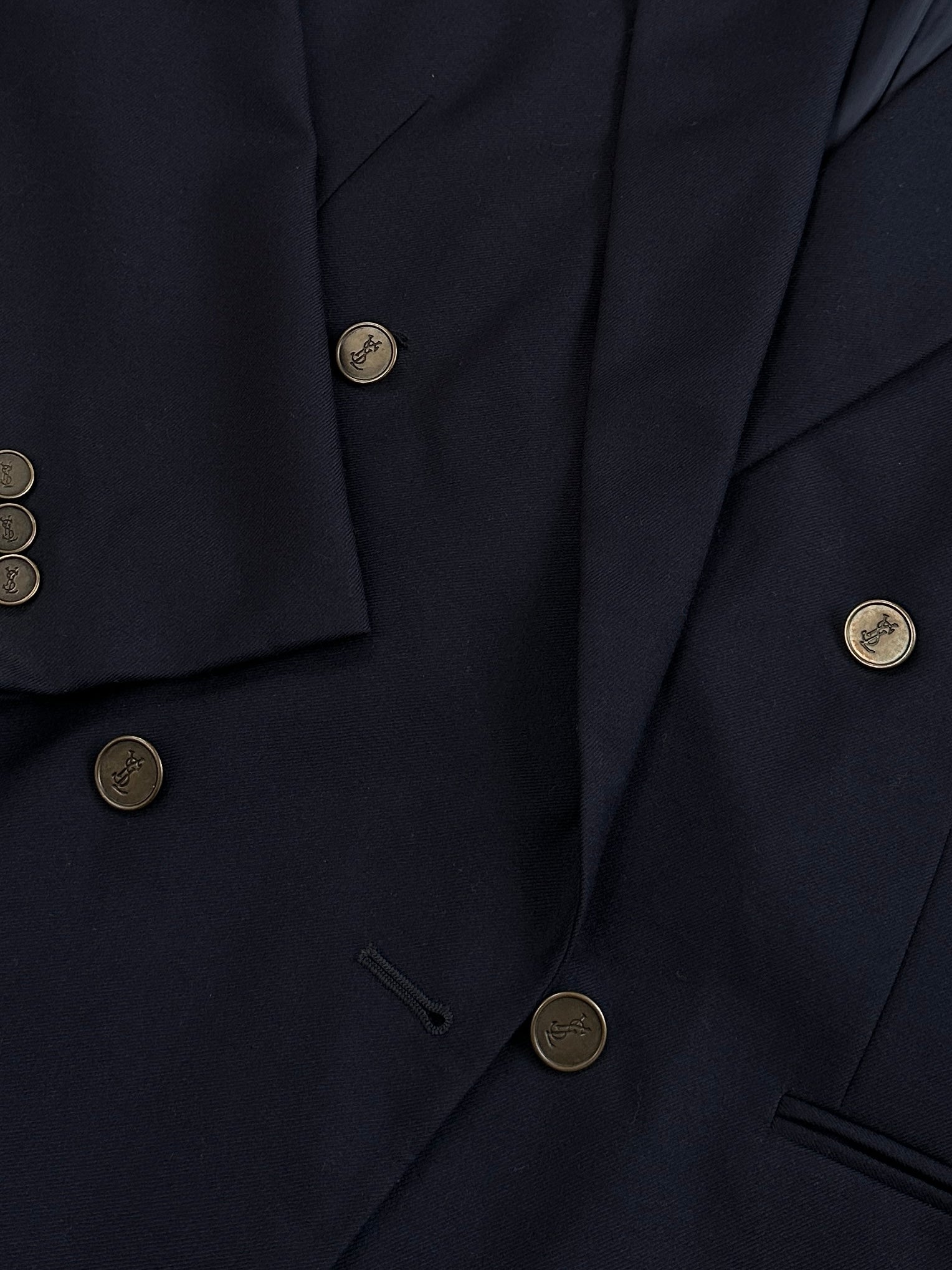 Yves Saint Laurent double-breasted pure wool blazer in size 42R/L-XL, tailored fit with classic lapels and stylish design.