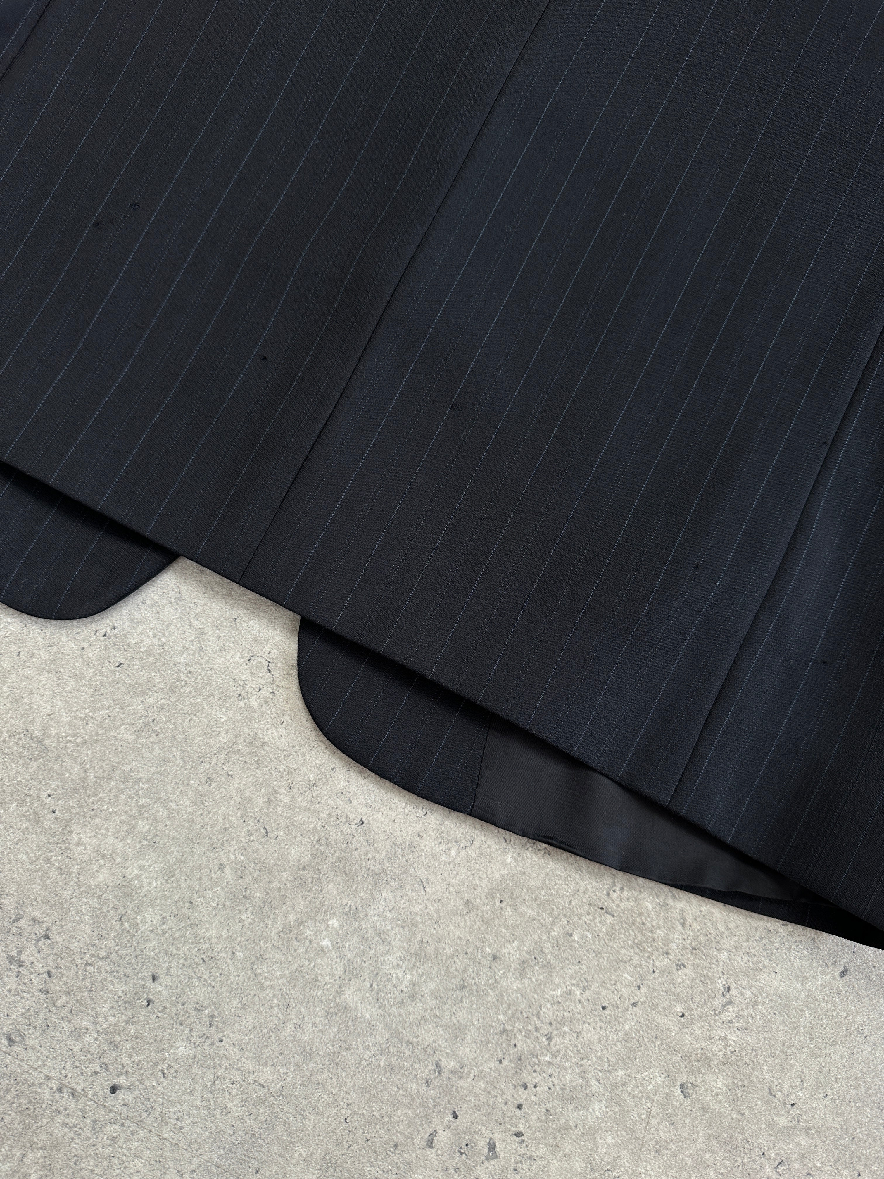 Armani Collezioni pinstripe pure wool single-breasted blazer in size 40R/M, displayed on a mannequin.
