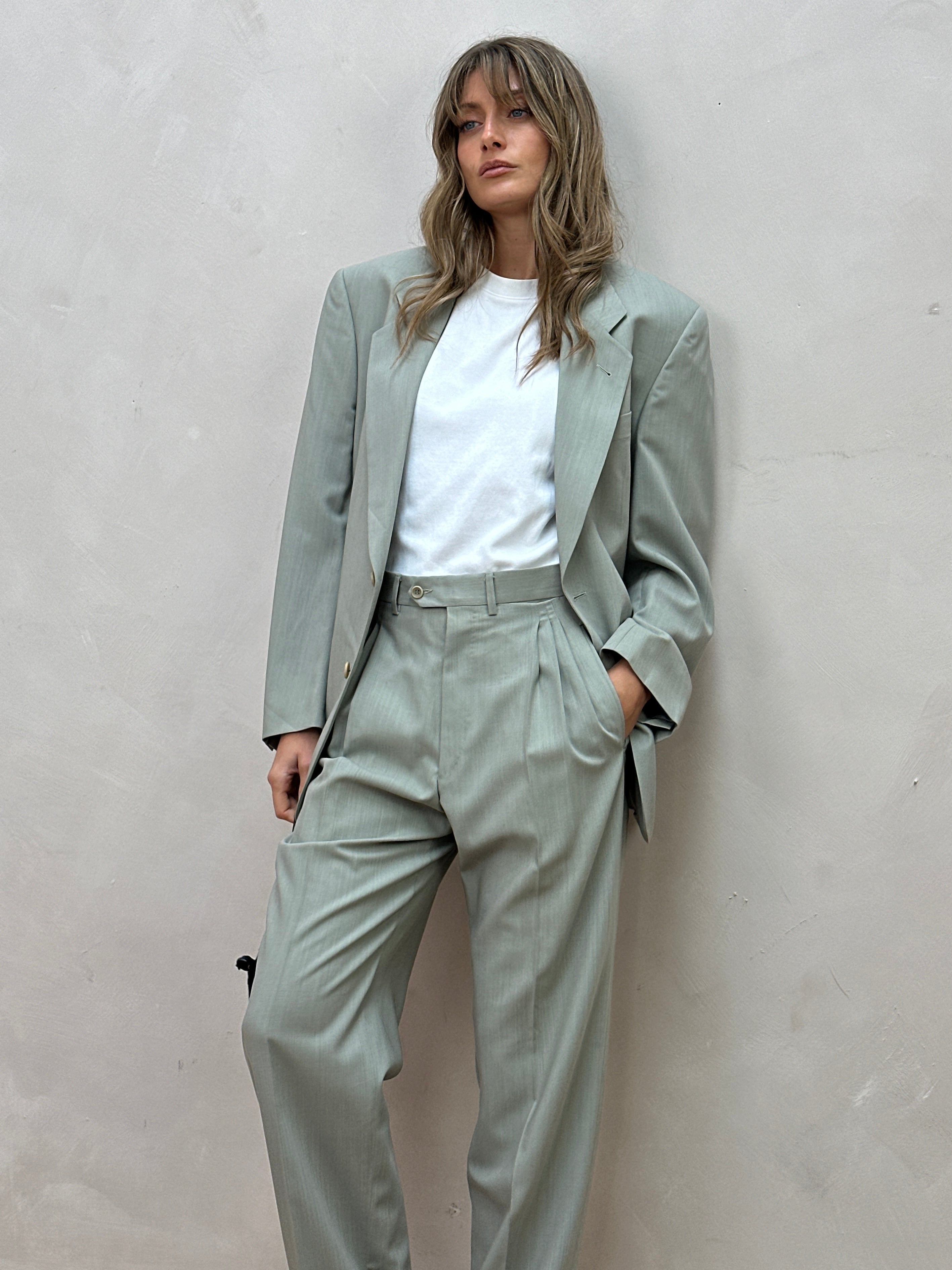 Vintage Italian vintage pure wool single-breasted suit jumpsuit in size 38R/W30, featuring a classic tailored design.