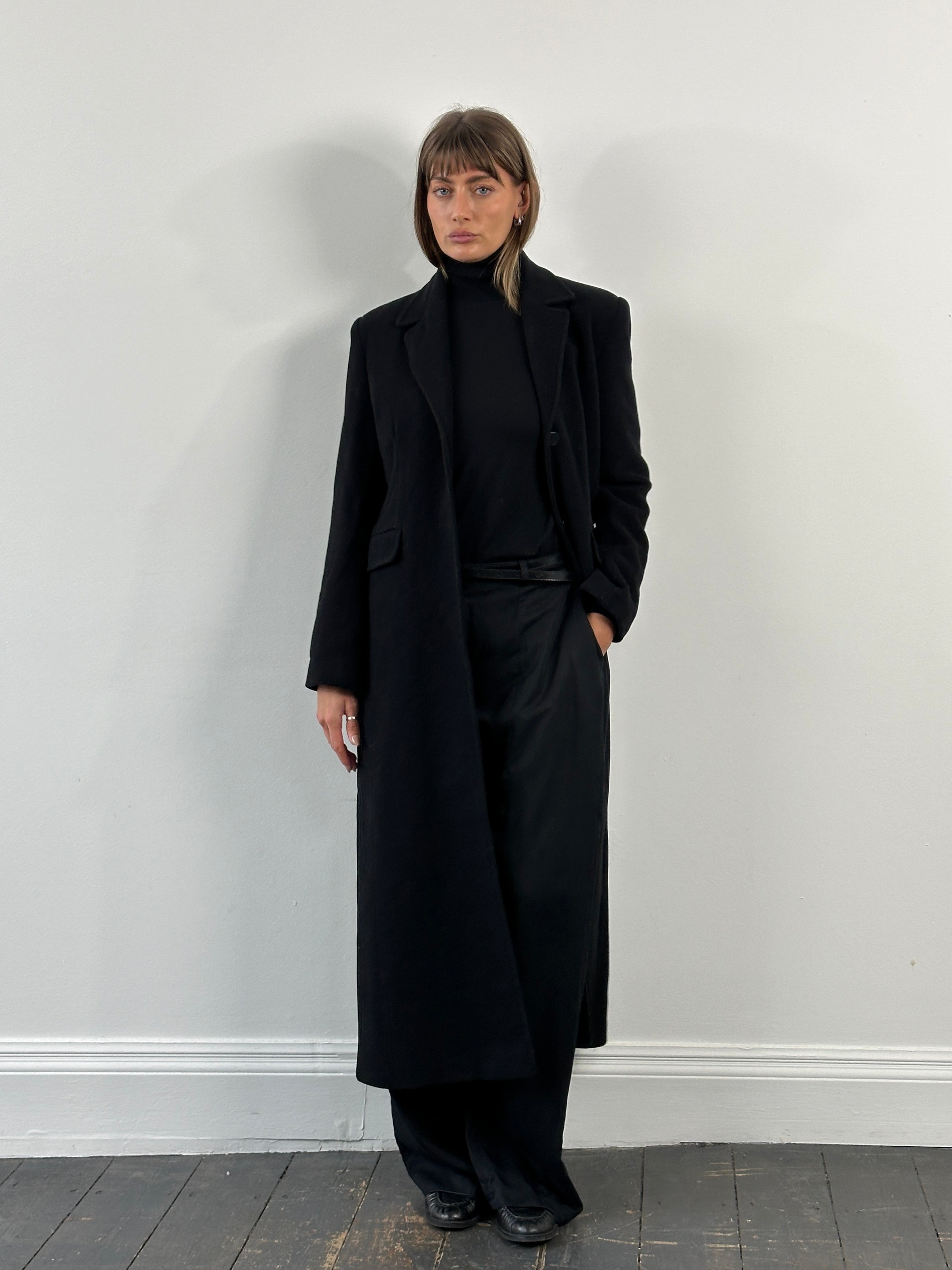 Vintage 1990s wool floor-length coat in size S/M, stylish and warm, featuring classic vintage design and tailored fit.