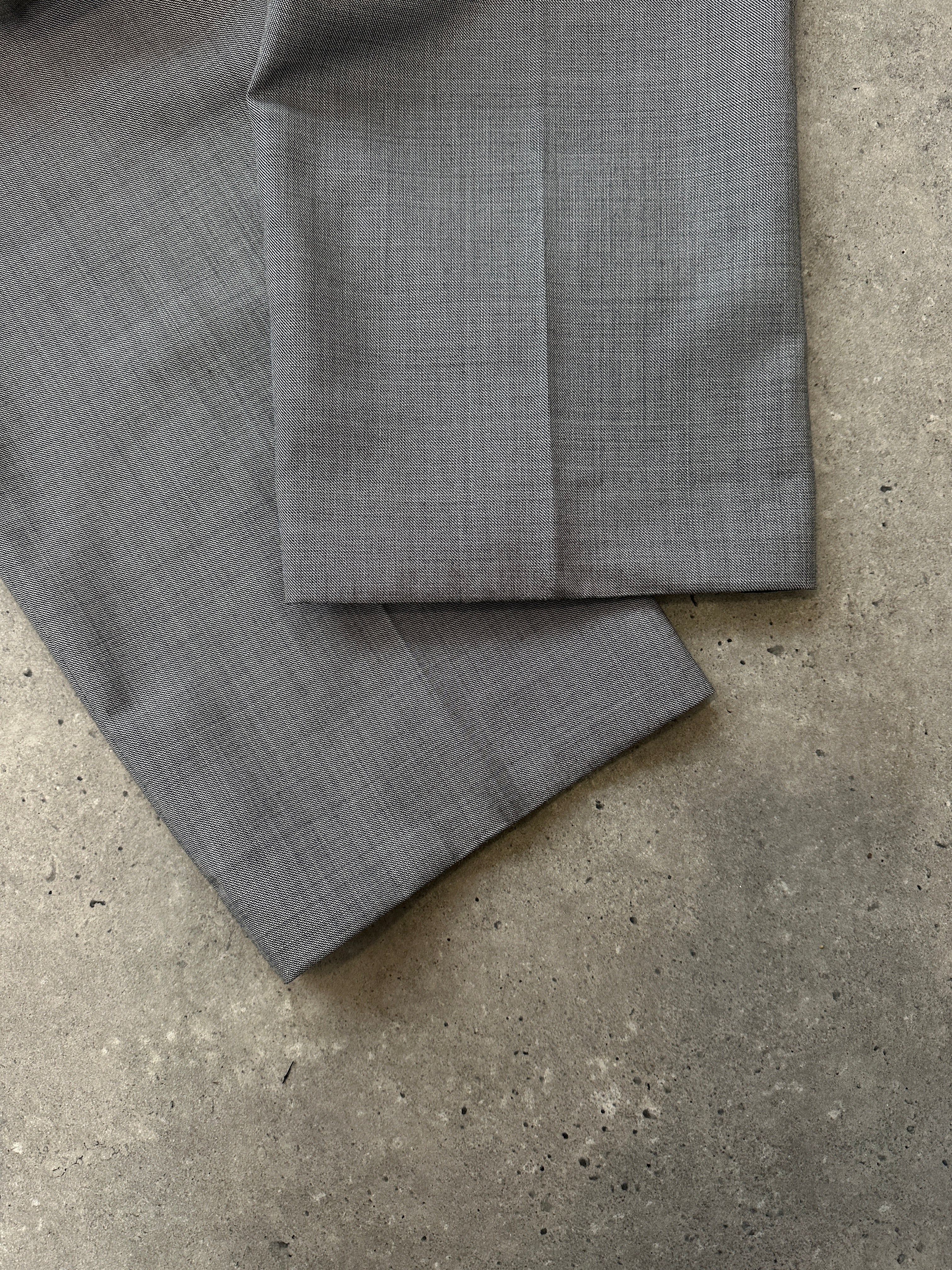 Pierre Cardin wool two-piece blazer and waistcoat suit set, size 40R/W32, featuring a classic coat style with tailored fit.