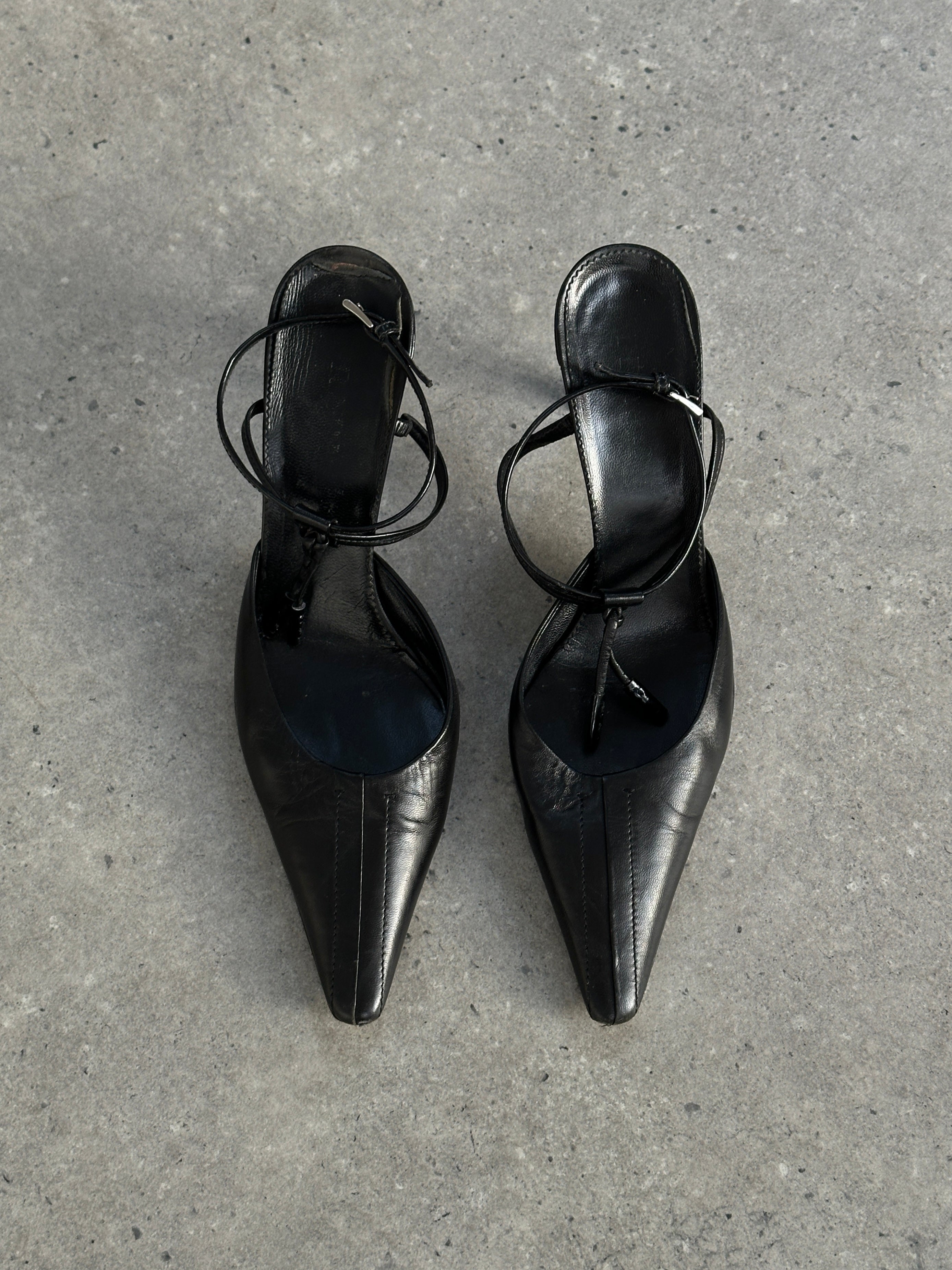 Prada pointed toe high heels in black leather, UK size 7.5, EUR 40½, with sleek stiletto heel and elegant design