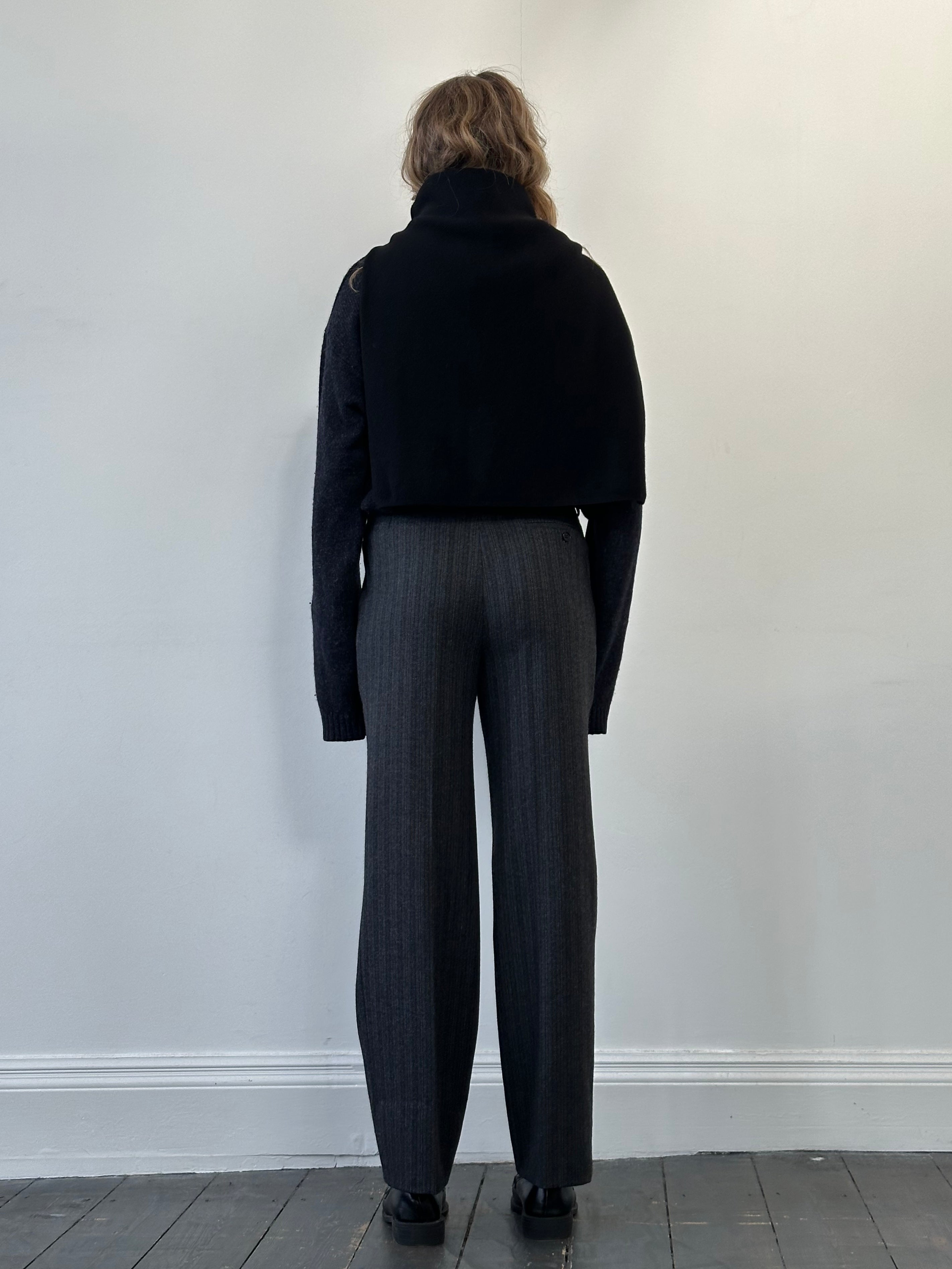 Italian Vintage pure brushed wool tailored trousers in size W30, showcasing classic fit and fine craftsmanship.
