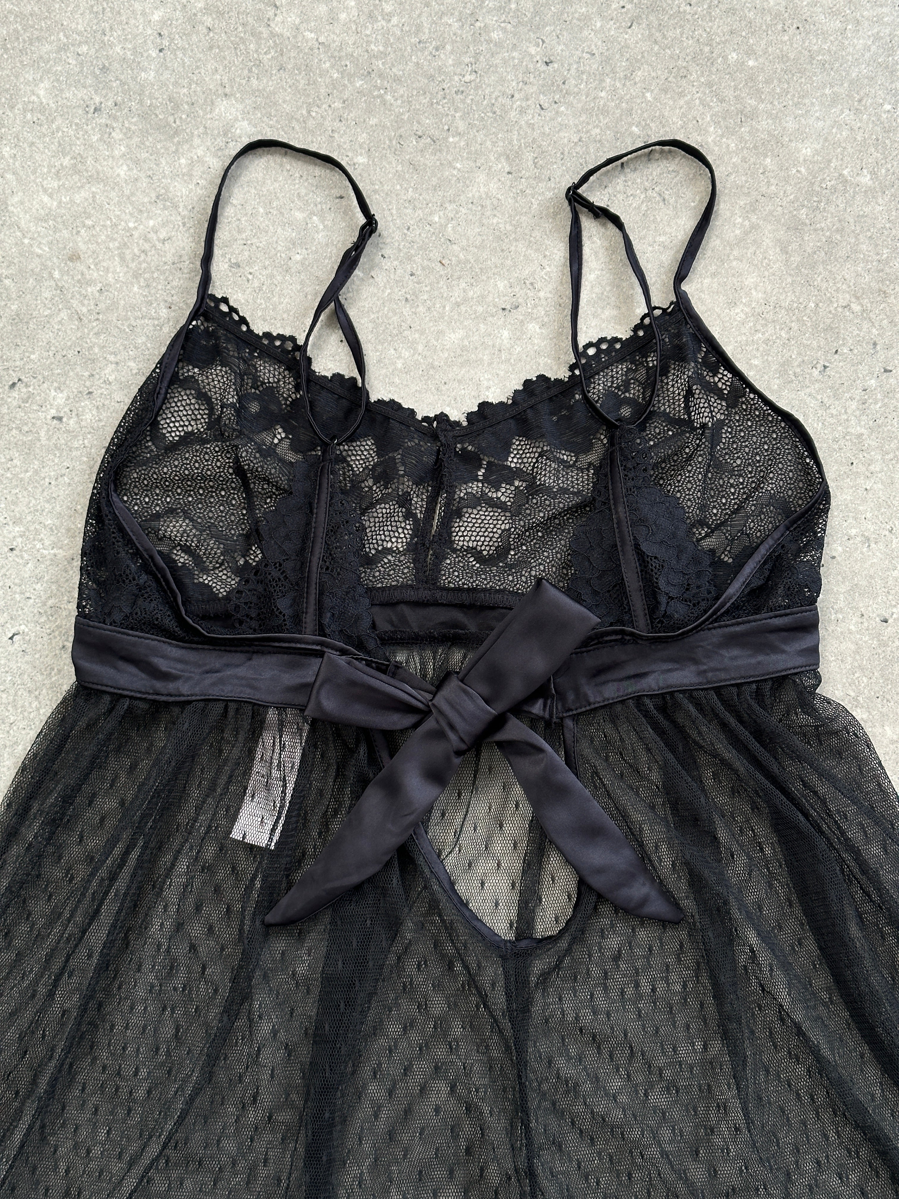 Vintage 2000s lace satin babydoll camisole top in XS-M, featuring delicate lace details and a soft satin fabric.