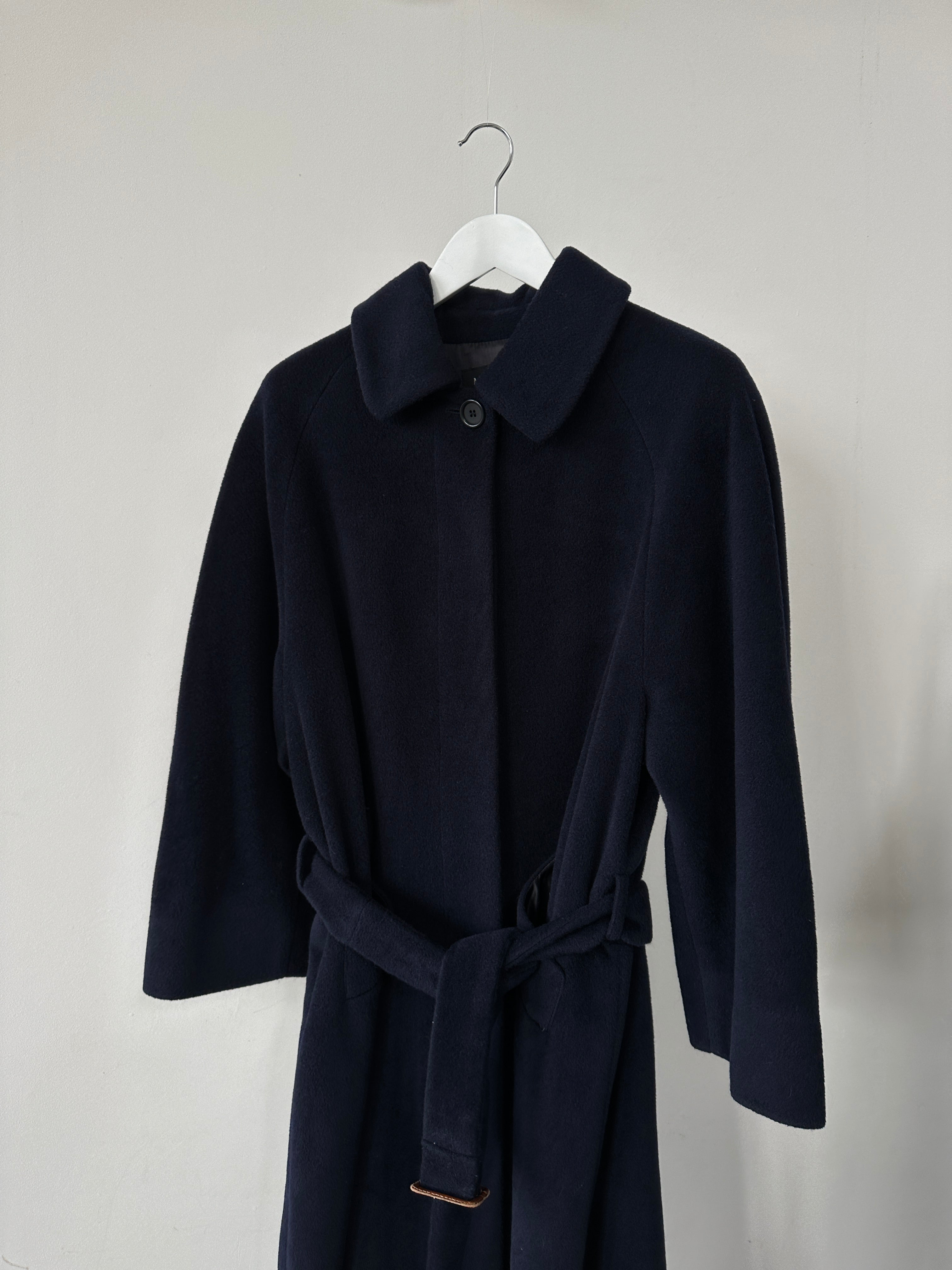 Vintage wool belted coat with concealed placket, single-breasted design in size L, stylish and warm outerwear.