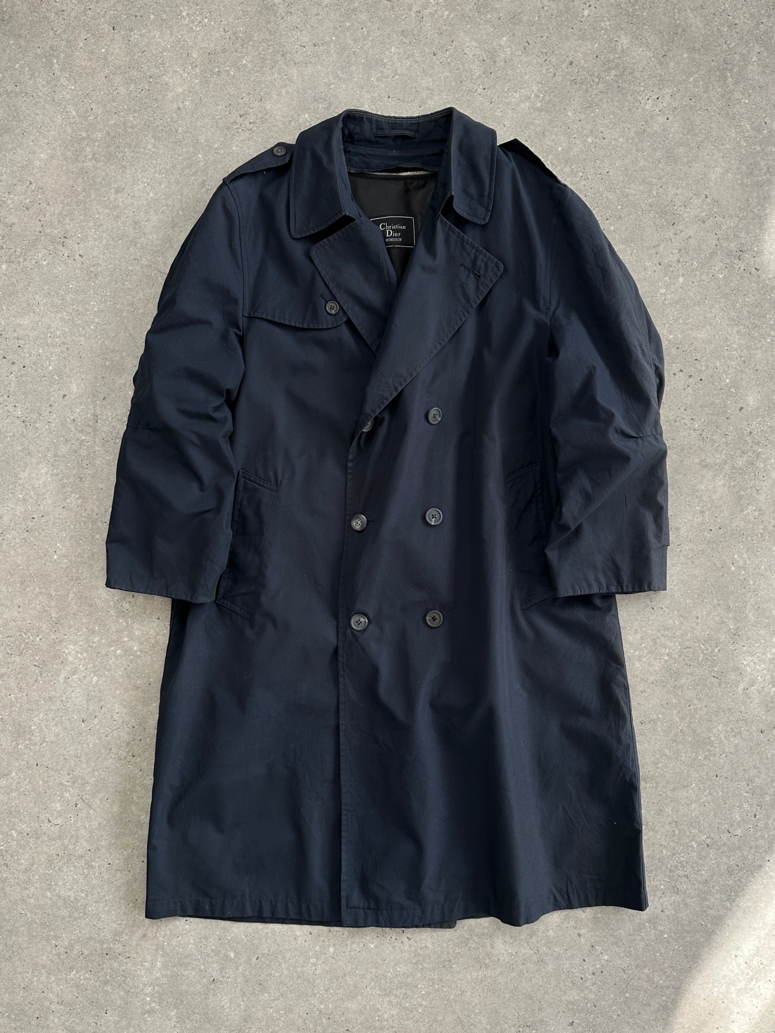 Christian Dior Monsieur double-breasted trench coat in XL, beige fabric, tailored fit, with classic lapels and button details.