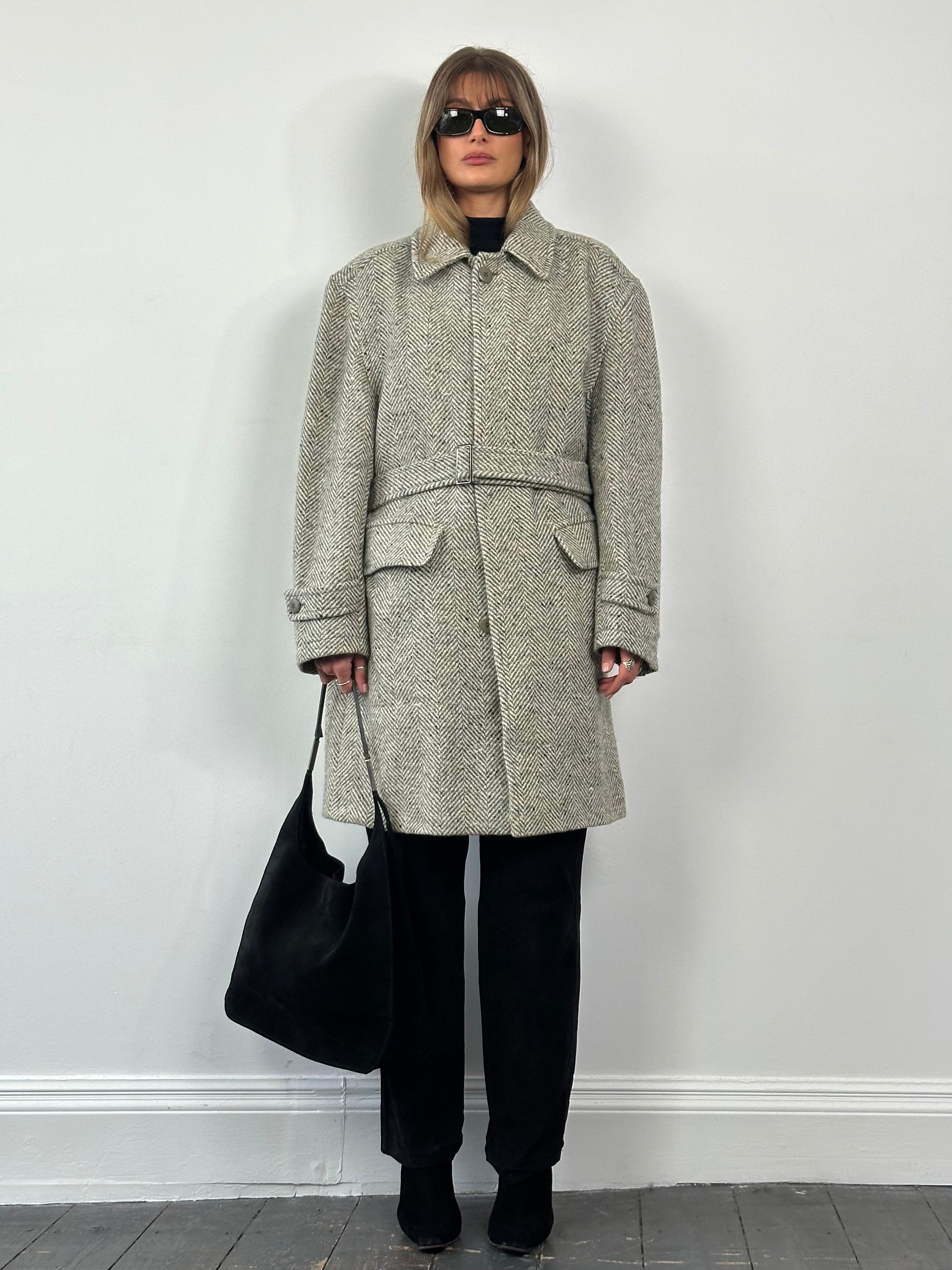 Valentino 1990s pure wool herringbone belted coat in XL/XXL, stylish vintage coat with classic pattern and tailored fit.