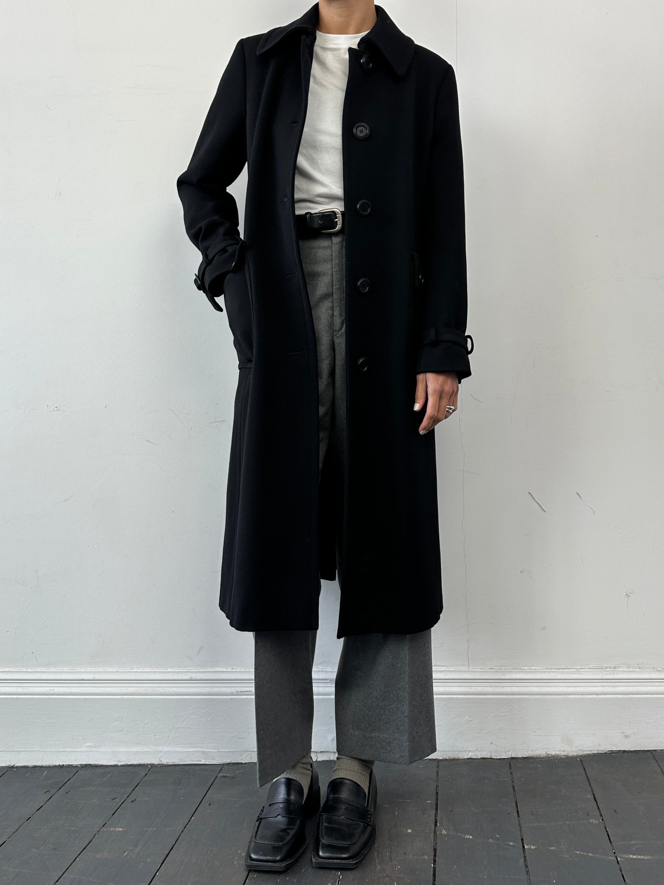 Marella Pure Virgin Wool Single Breasted Coat in S/M, stylish beige wool coat with lapel collar and button closure.