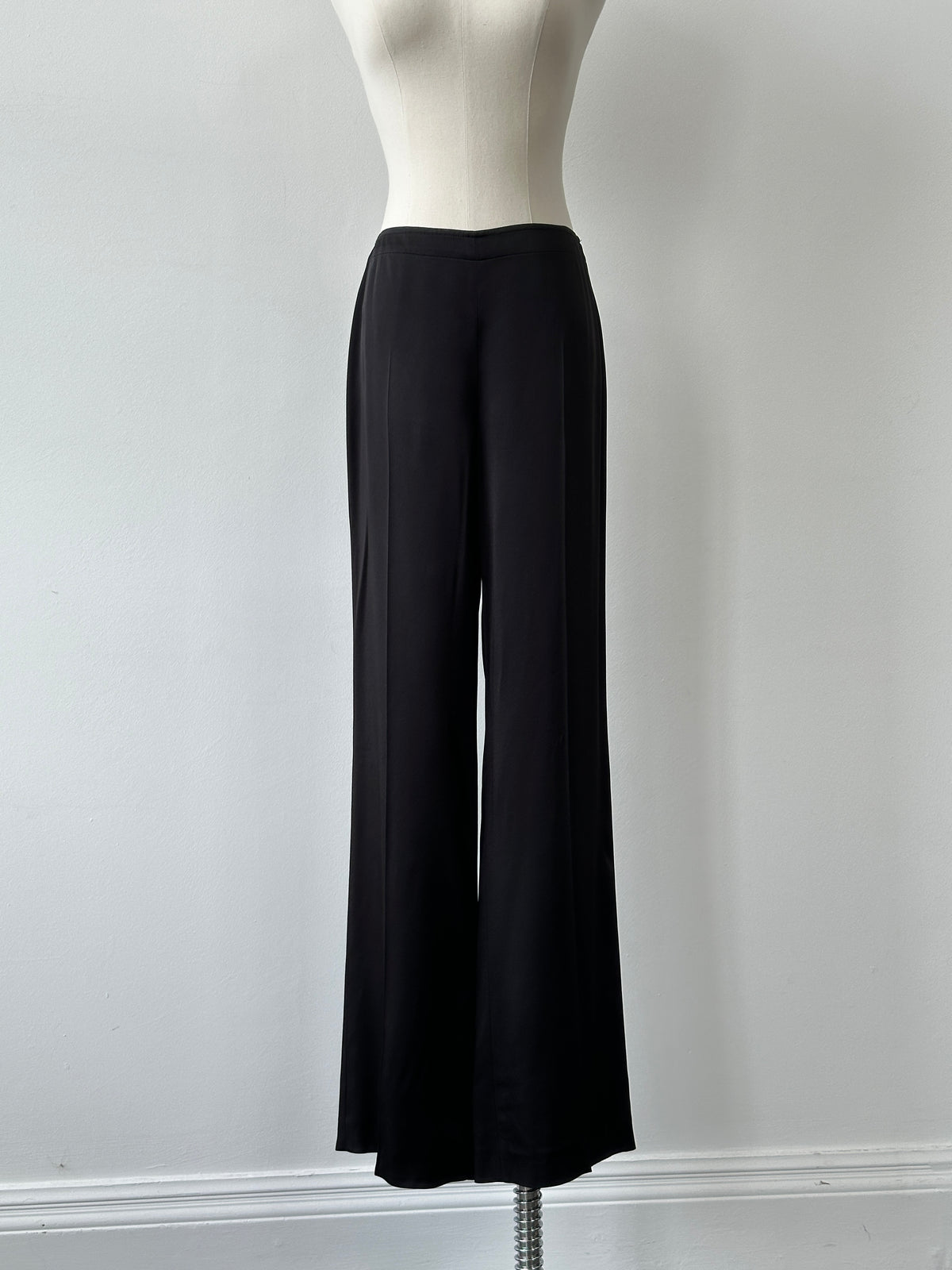 Marella 2000s loose straight-leg trousers in black, W30, displayed flat with waistband and relaxed fit.