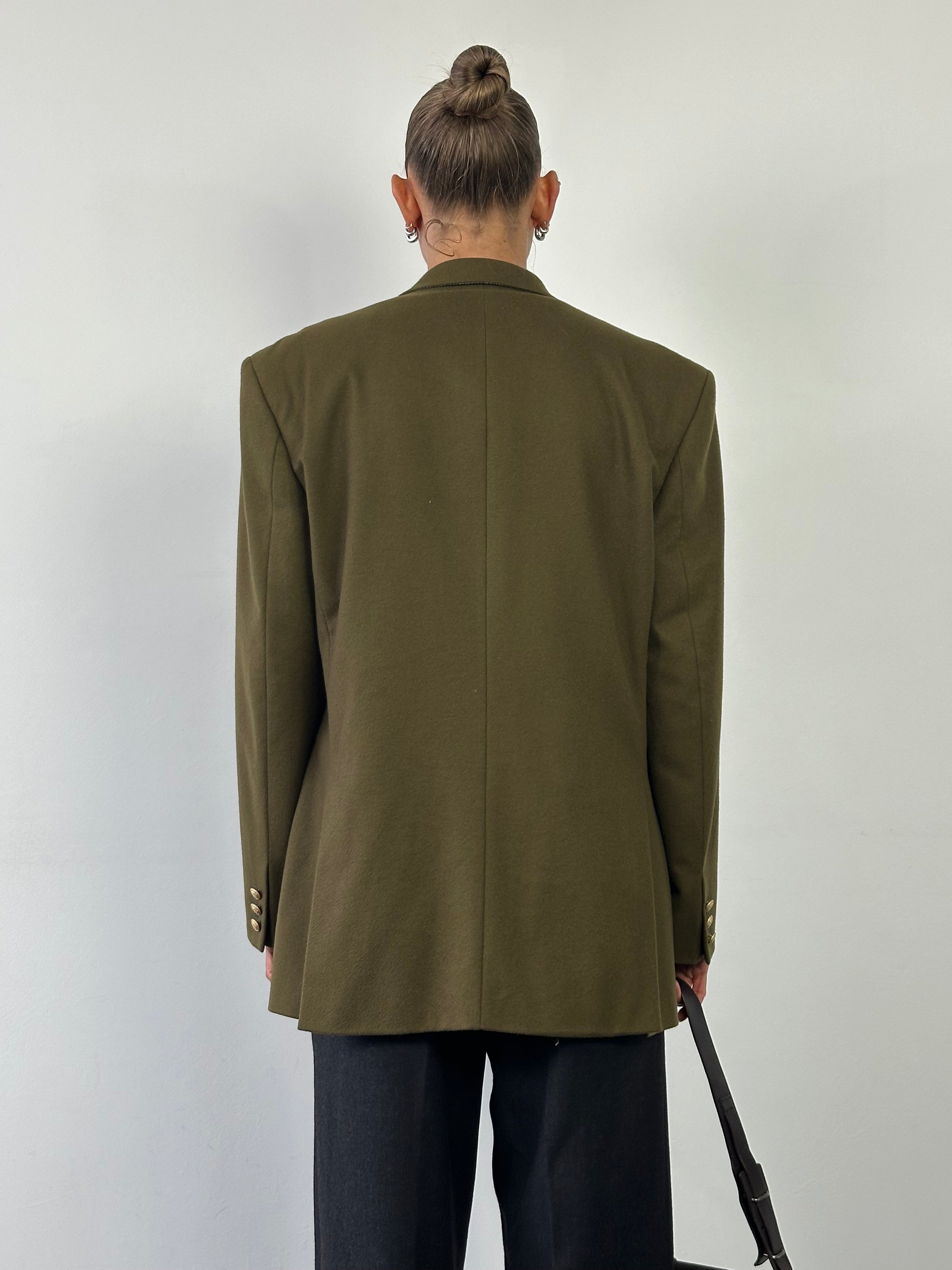 Vintage wool and cashmere double-breasted blazer in size 40R/XL, tailored with bespoke buttons, classic and stylish.