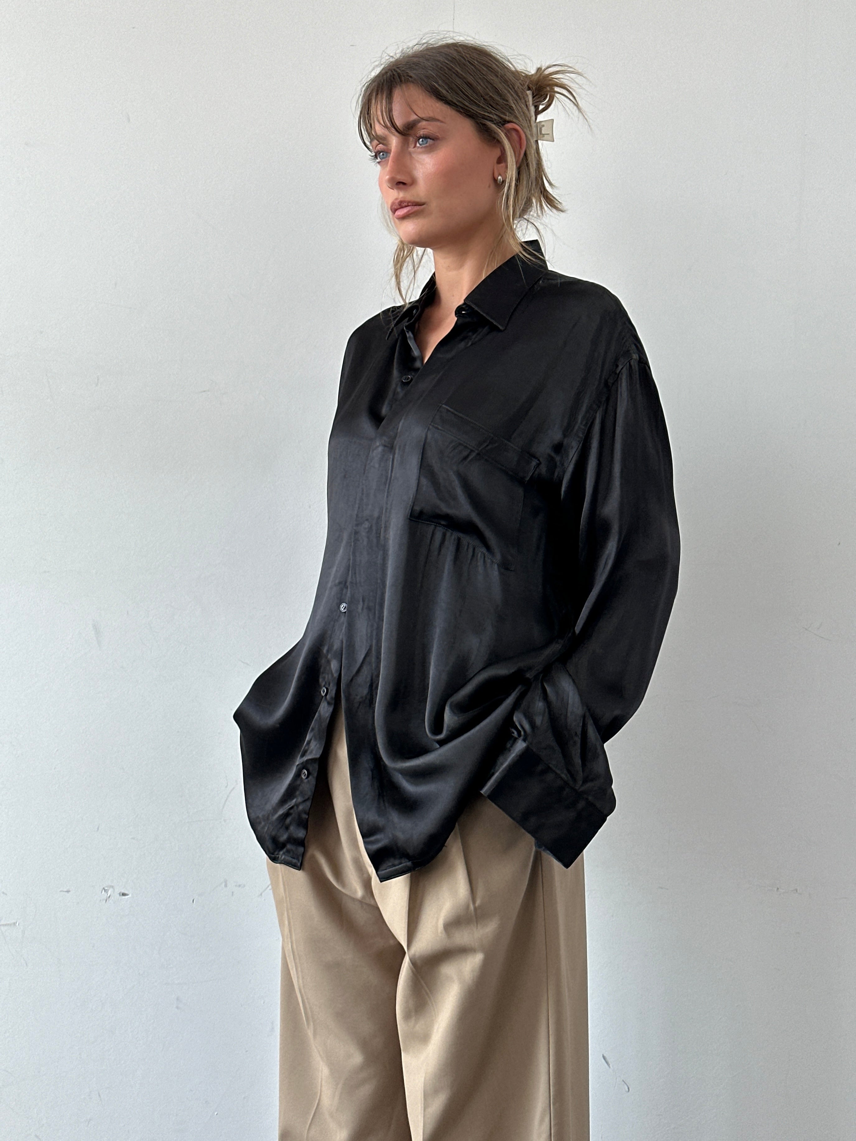 Vintage satin relaxed shirt with concealed placket in XXL size, showcasing smooth fabric and classic design.