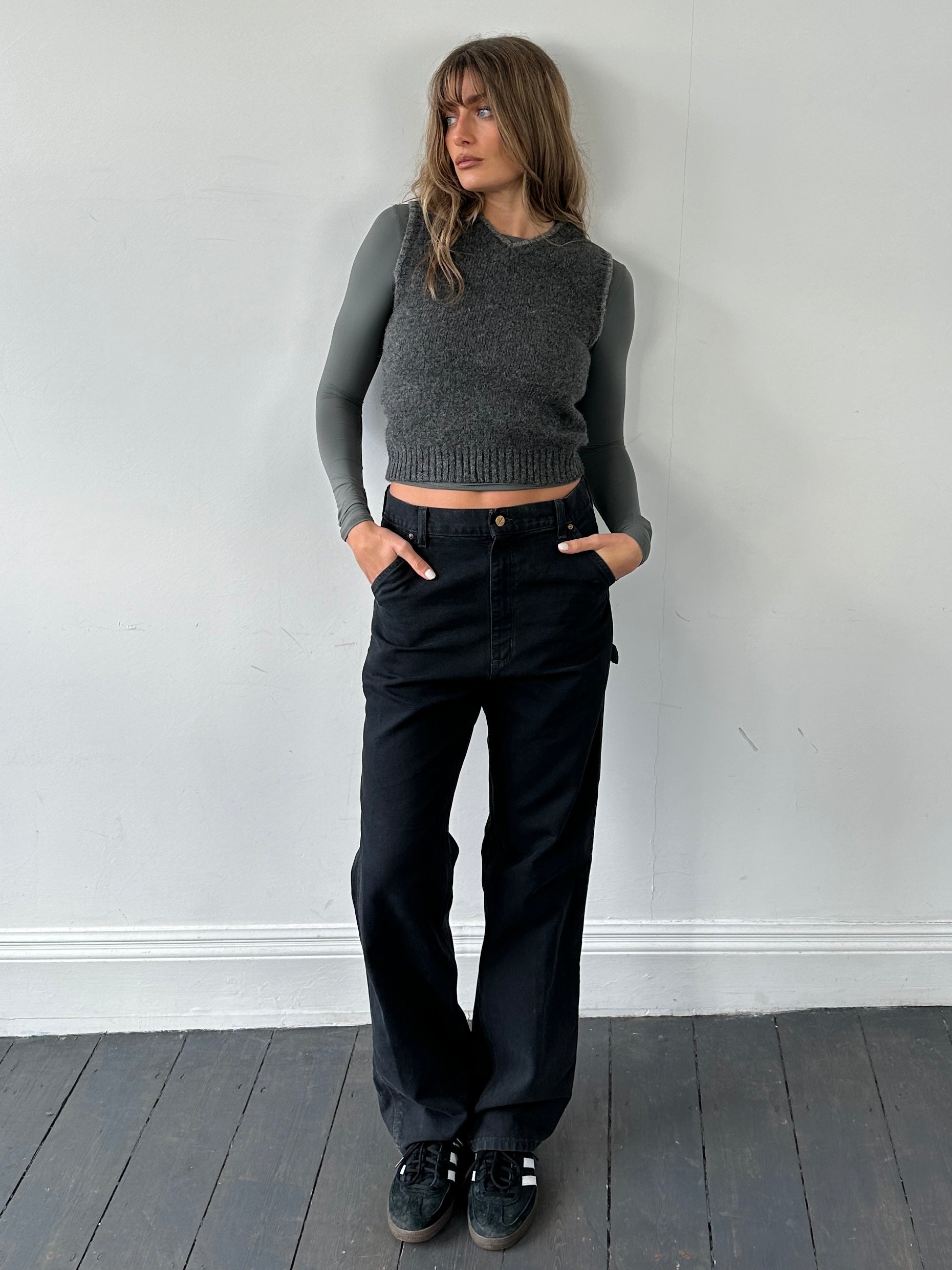 Vintage pure Shetland wool sleeveless vest jumper, soft and warm, featuring a classic design in natural tones.