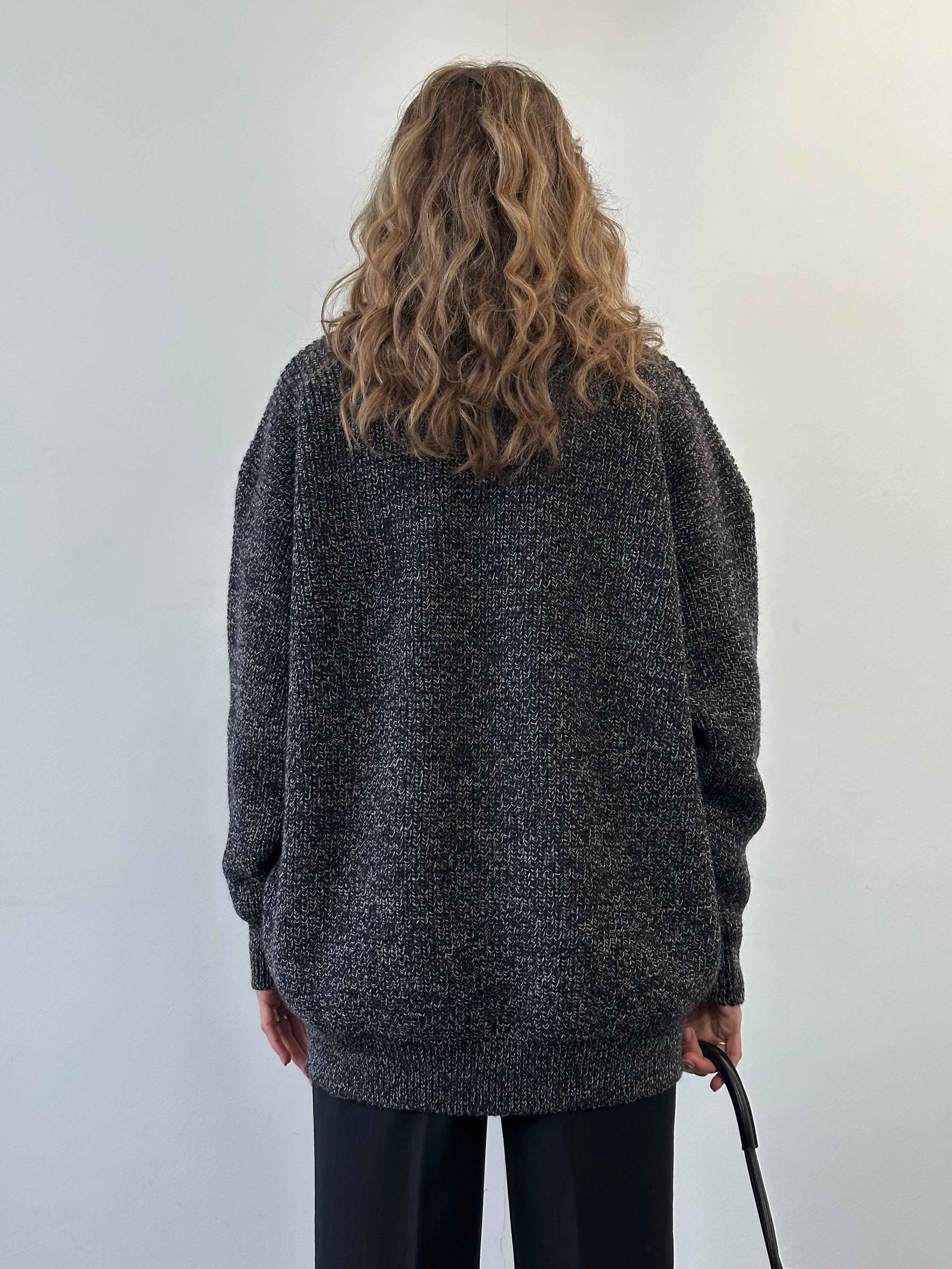 Barbour Pure Scottish New Wool Chunky Knitted Jumper in XL, beige color, showing textured knit pattern and cozy fit.
