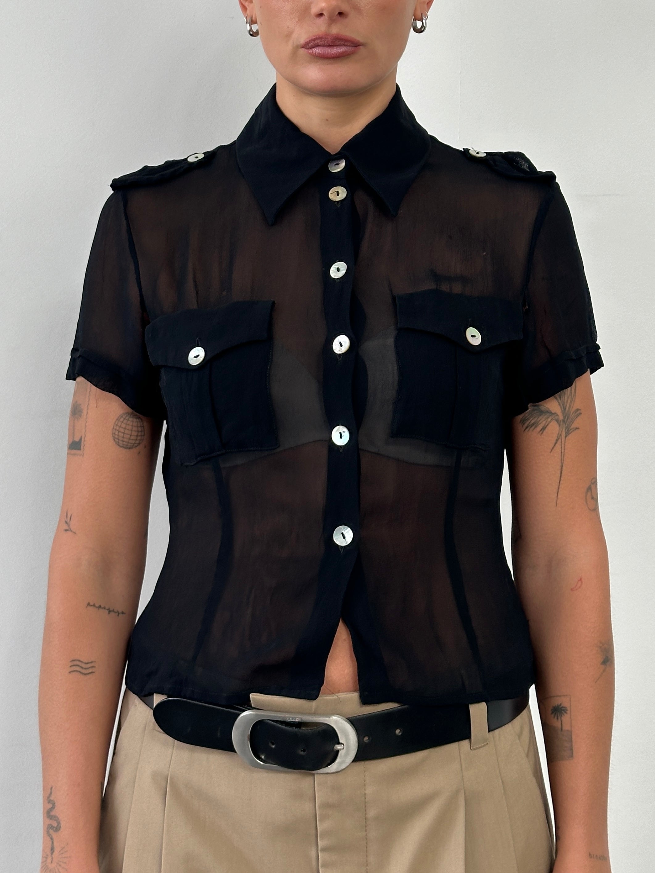 Vintage Italian vintage sheer short sleeve shirt in S/M with lightweight, breathable fabric, perfect for casual and stylish wear.