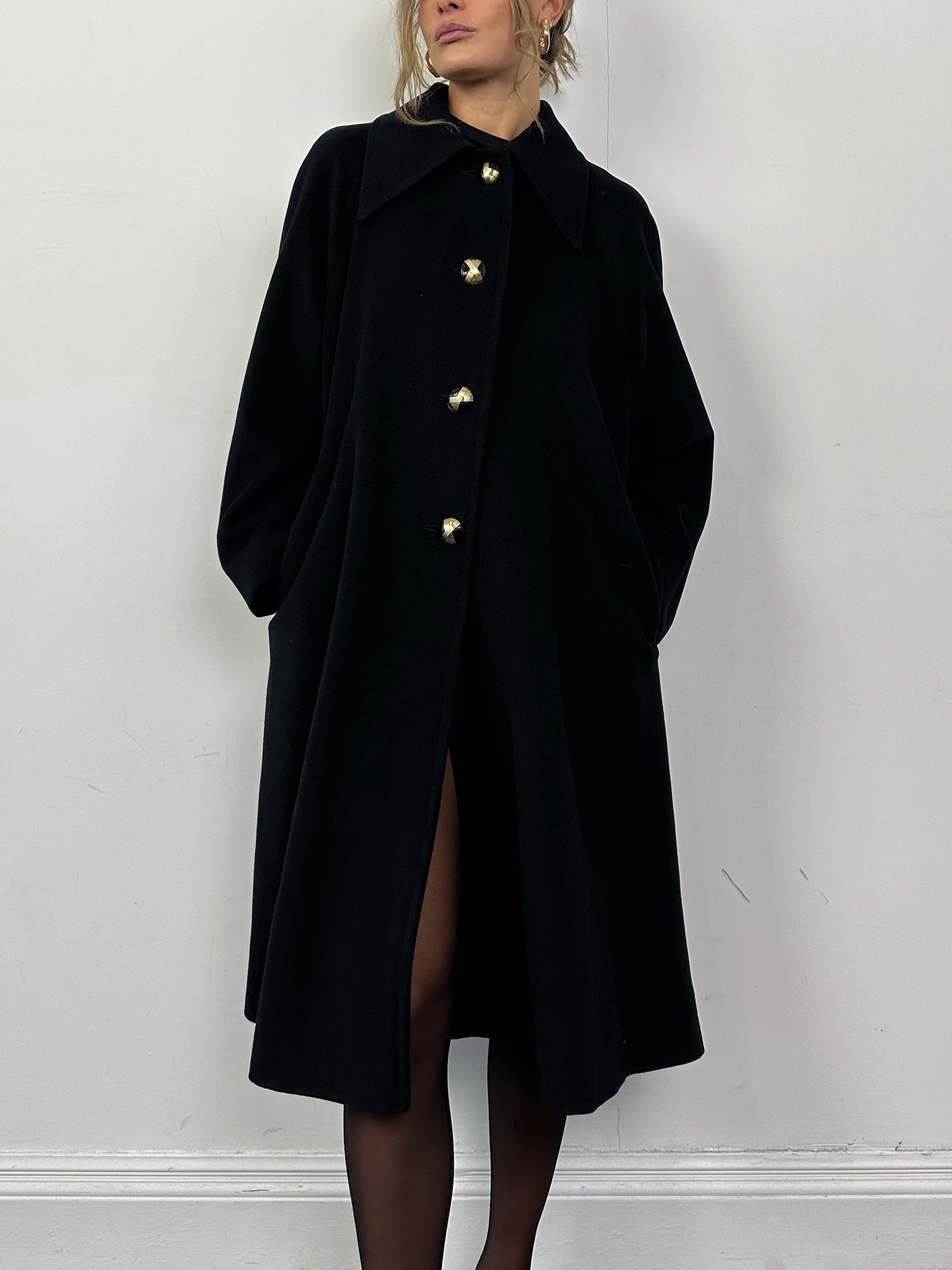 Vintage Italian wool A-line coat with dagger collar, stylish vintage coat in S/M size, showcasing classic design and textured fabric.
