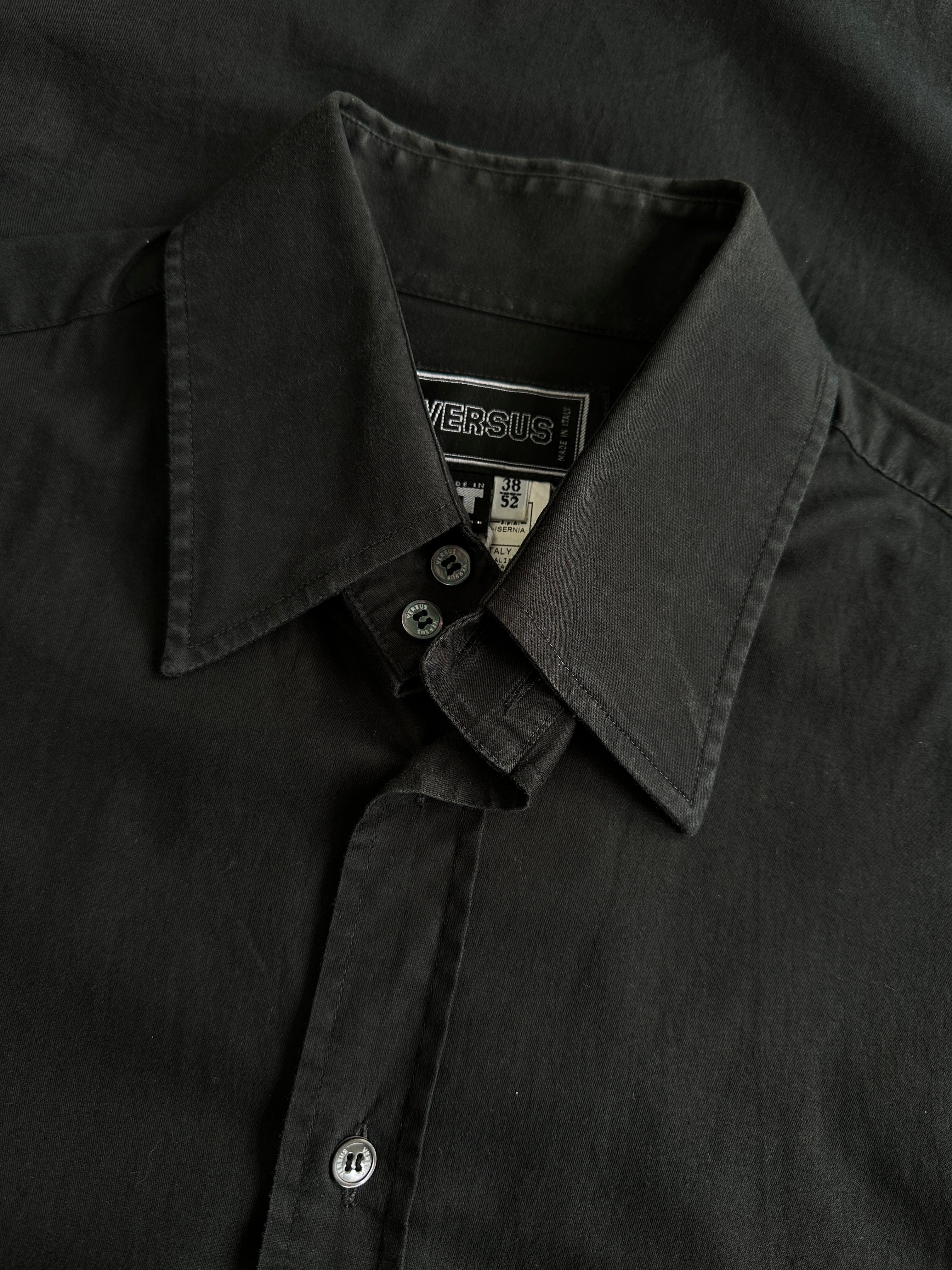 Versace Versus cotton shirt in size M/L, featuring a stylish design, short sleeves, and classic collar for a sophisticated look.
