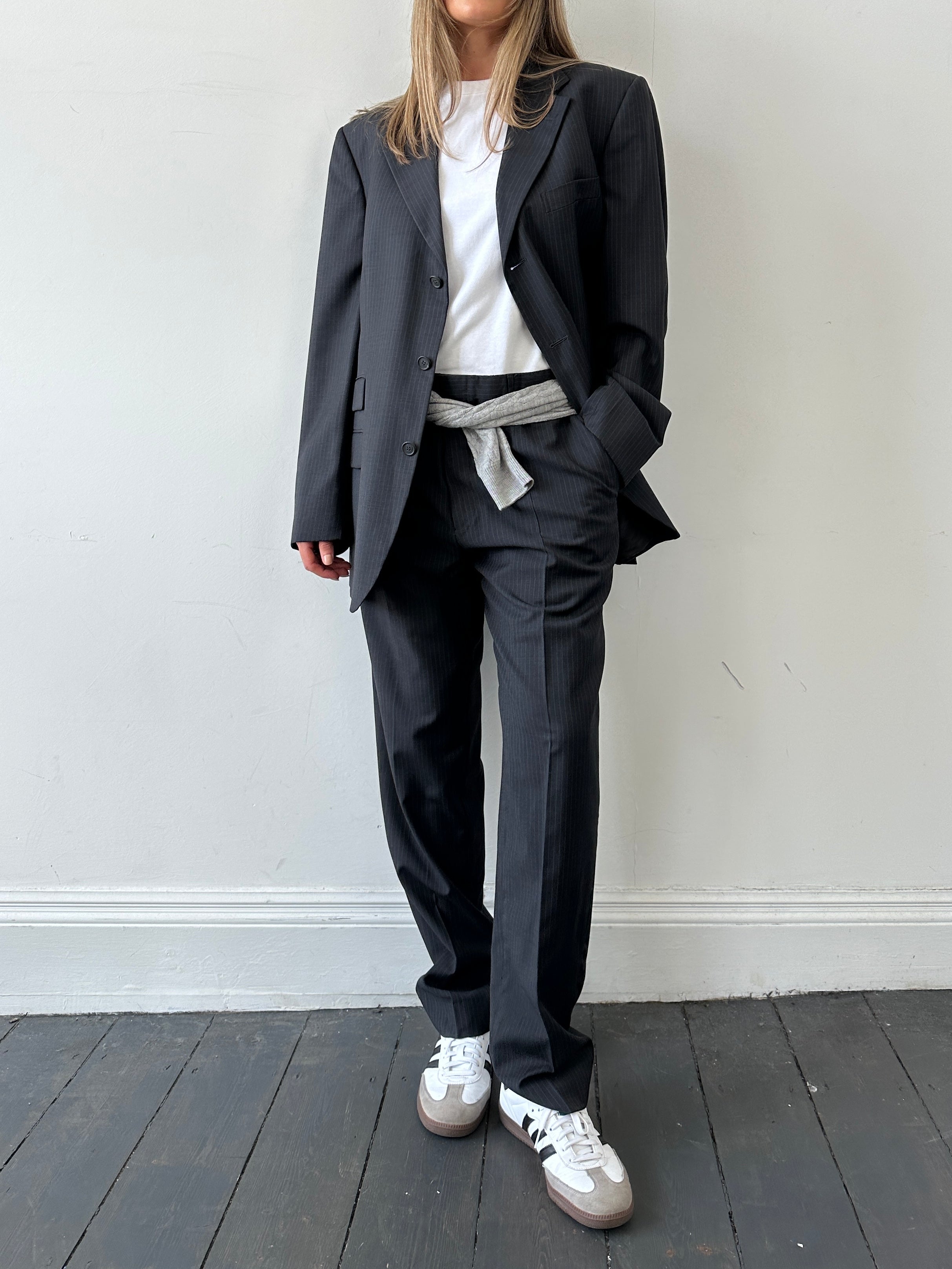 Gucci Pinstripe Single Breasted Wool Suit - 44R/W32 - SYLK