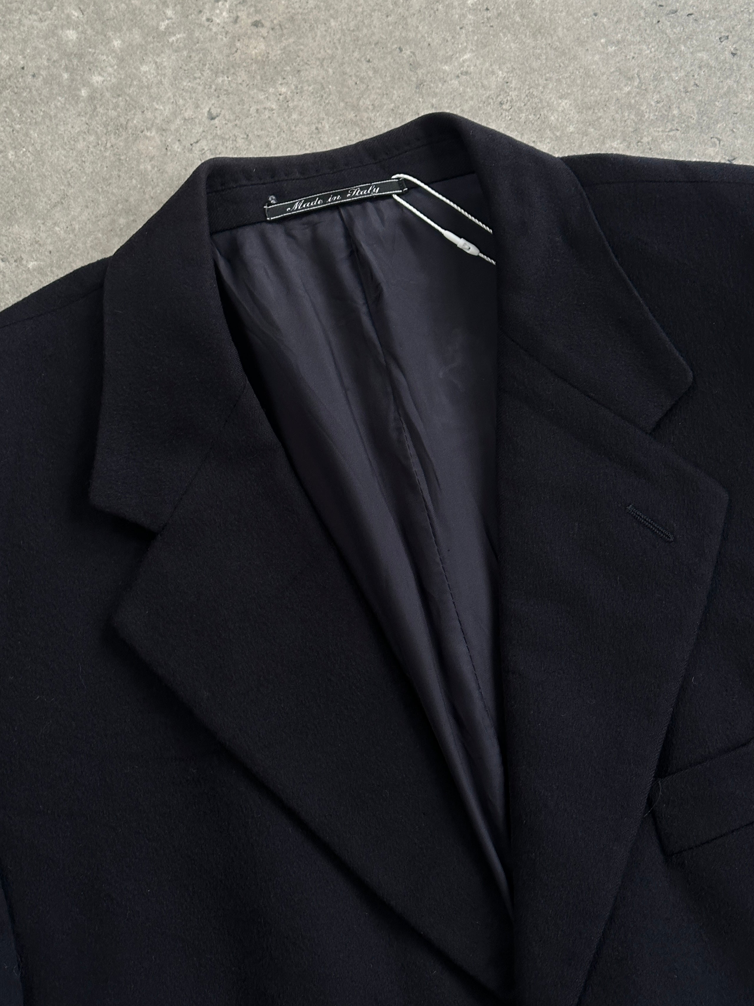 Vintage Italian pure cashmere single-breasted blazer in size 42R/XL, shown in classic style with tailored fit.