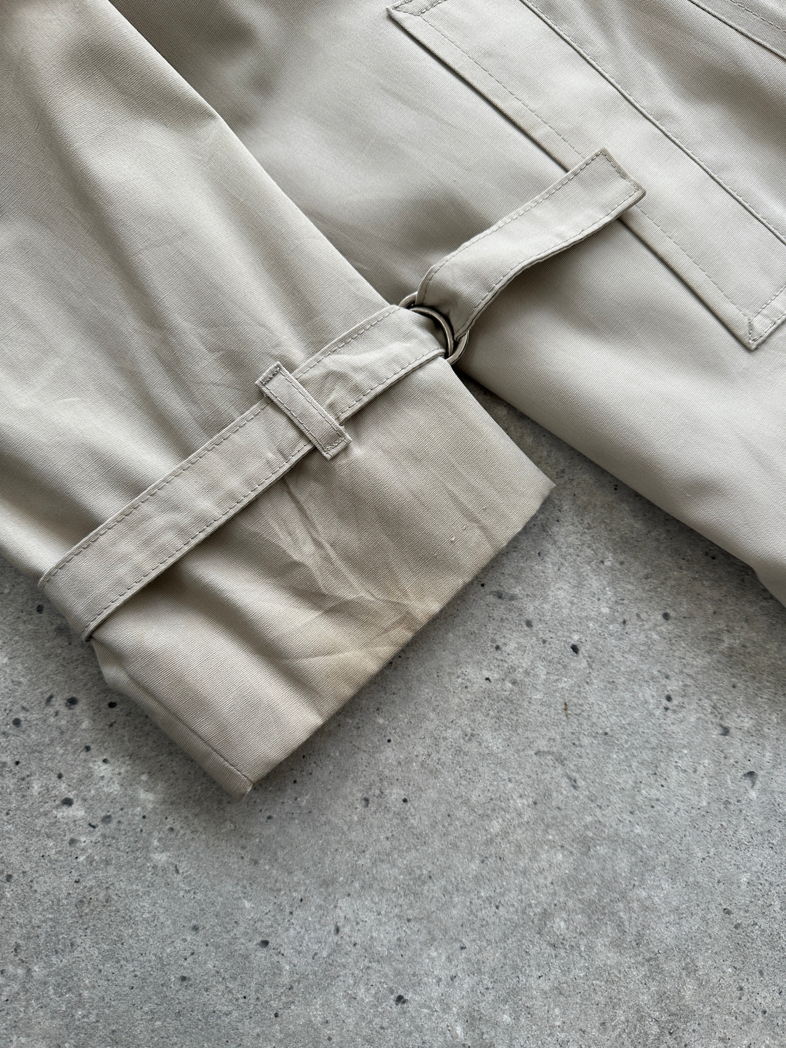 London Fog 1990s double-breasted cotton trench coat in size M, shown in a classic beige color with lapel collar and belt.