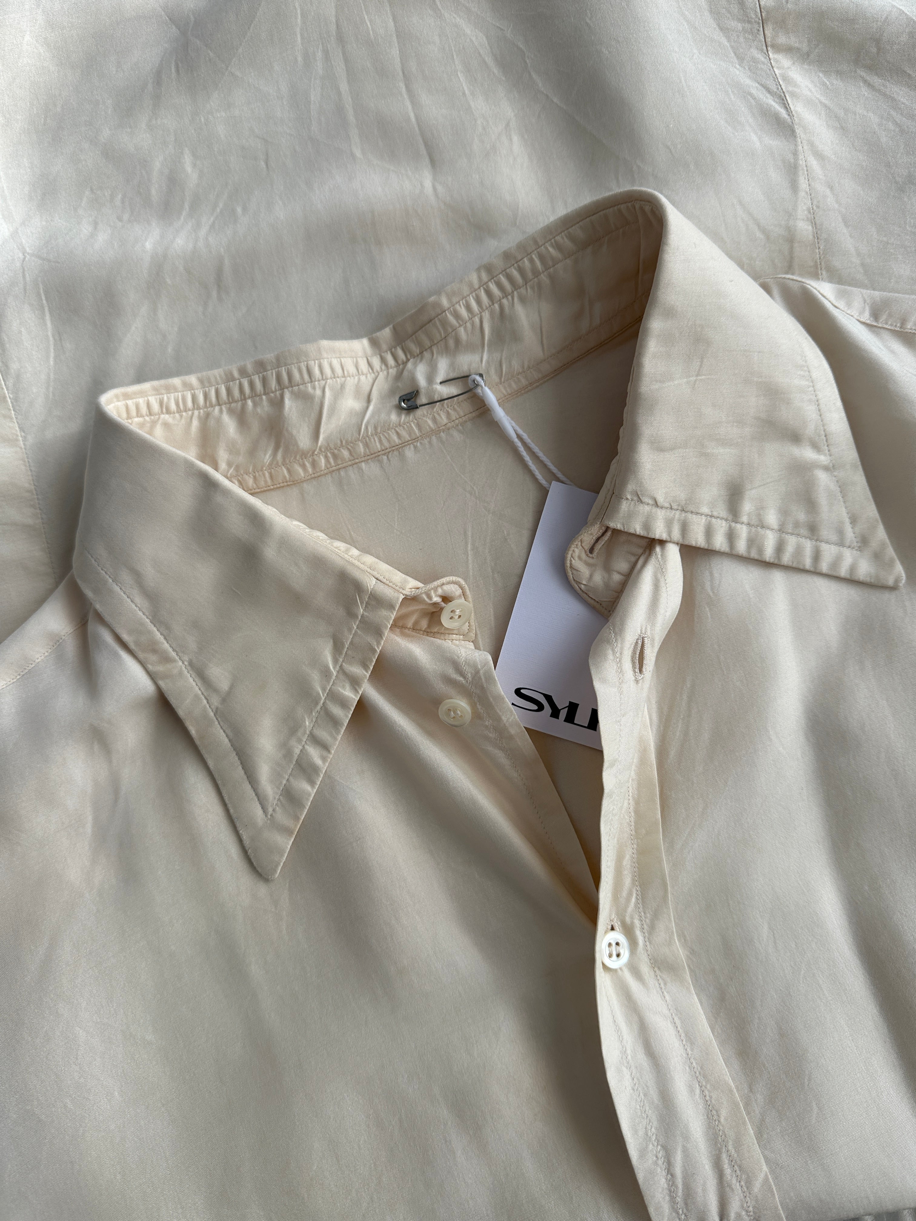 Vintage silk blend dagger collar shirt in size L, featuring a classic design with a stylish collar and smooth fabric texture.