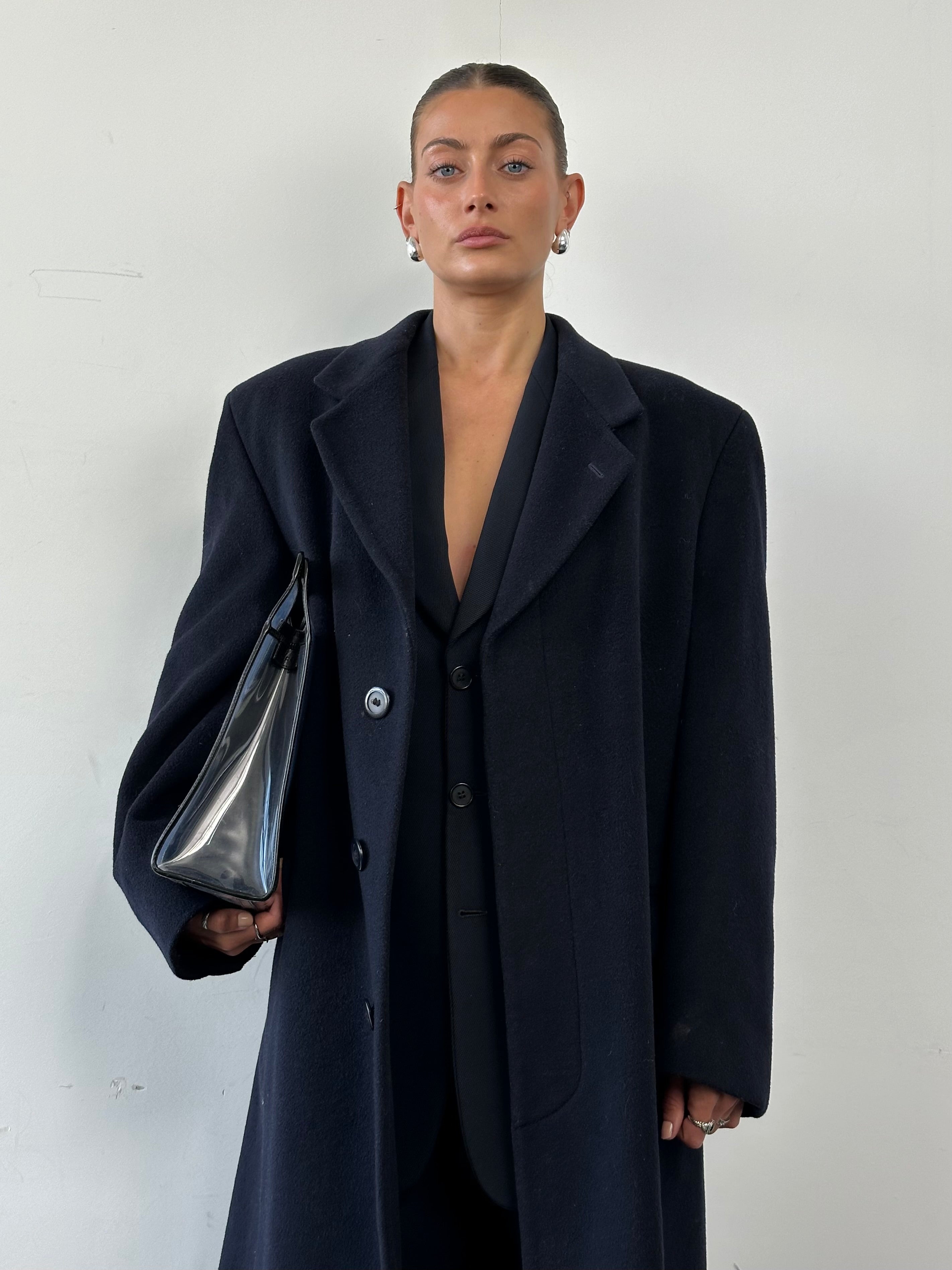 Vintage British wool and cashmere coat with concealed placket, size 42R/XL, featuring classic vintage style and tailored fit.
