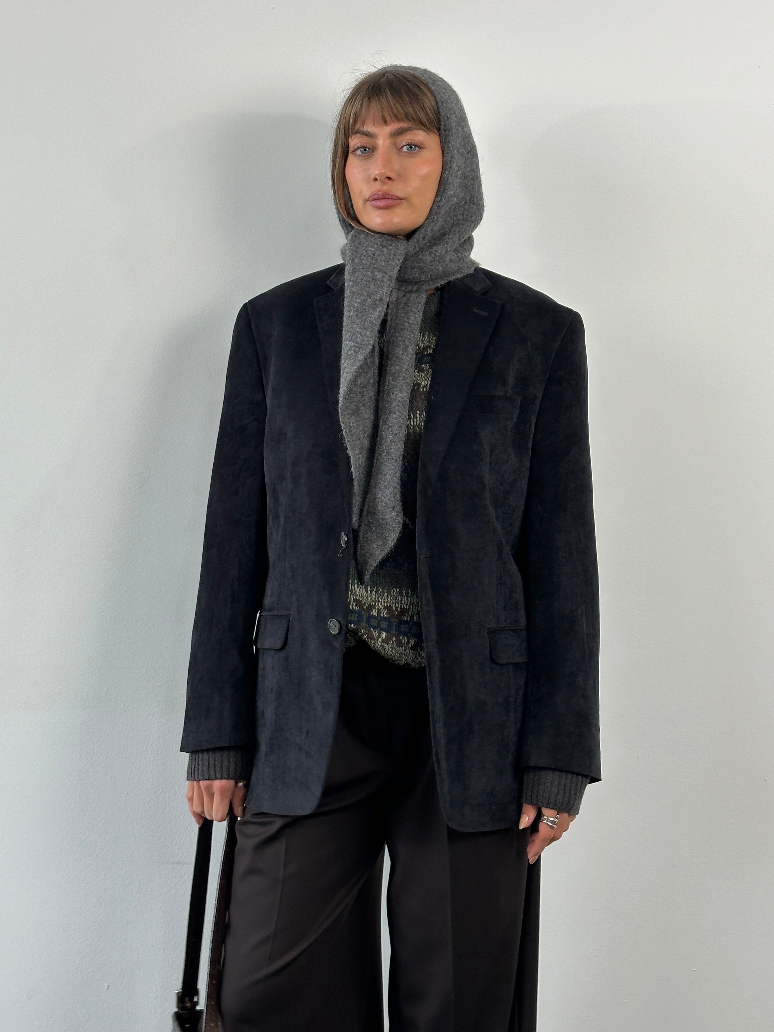 Chaps 2000s single-breasted corduroy blazer in size 40R/L, navy blue, with notch lapel and tailored fit.