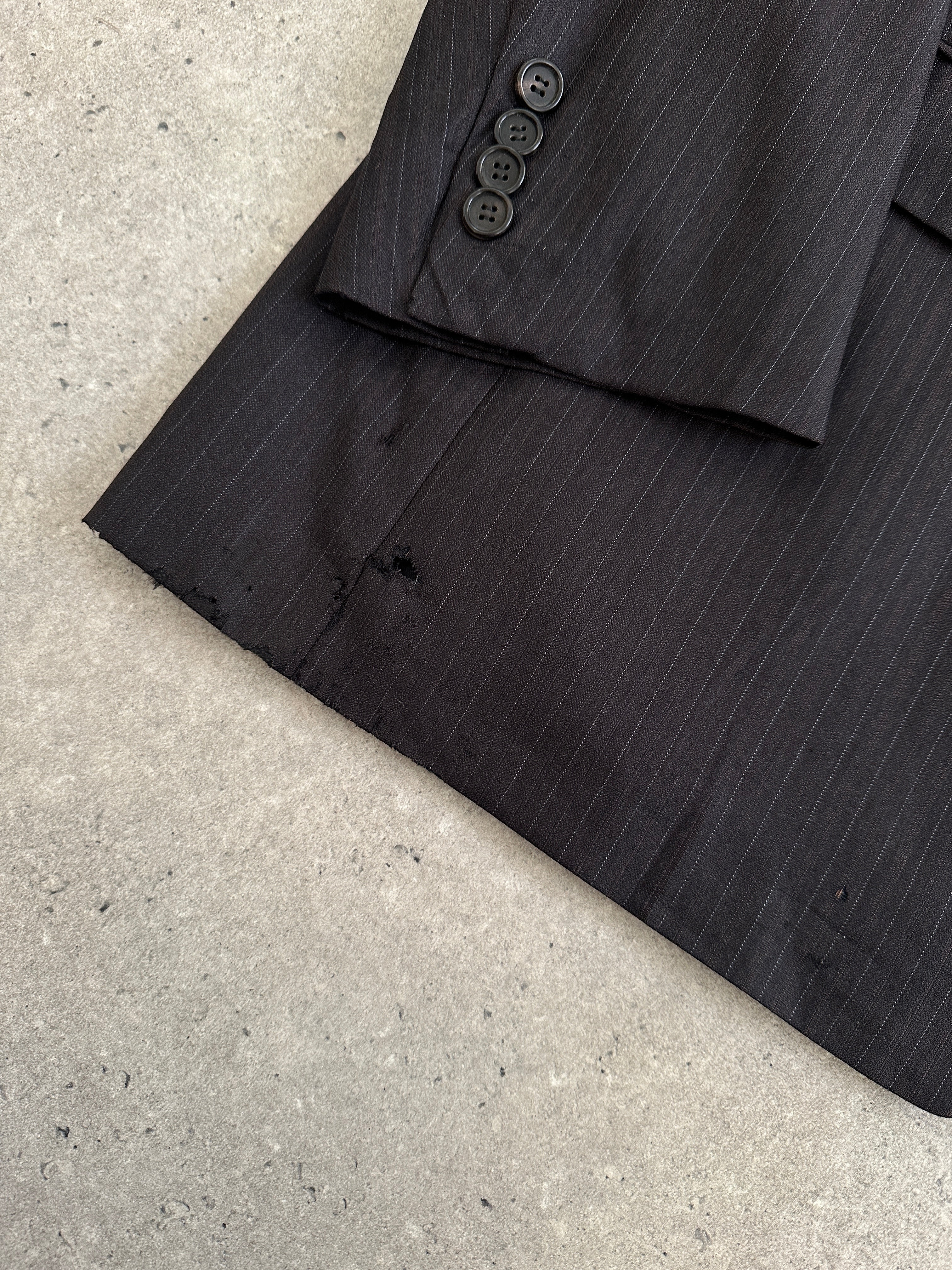 Hugo Boss x Loro Piana 1990s striped pure wool single-breasted blazer, size 38R/M, styled with classic lapel and button details.