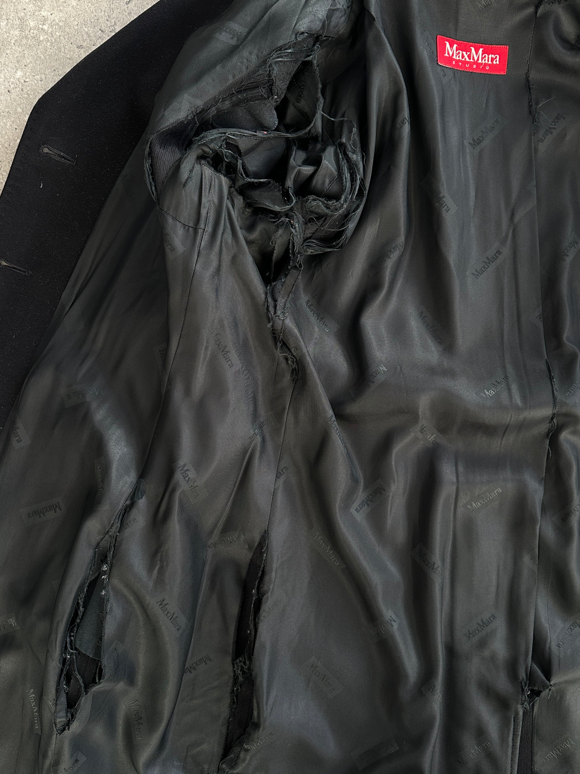 Max Mara Studio pure virgin wool single-breasted coat in M/L size, shown in a classic coat style with tailored fit and neutral color.