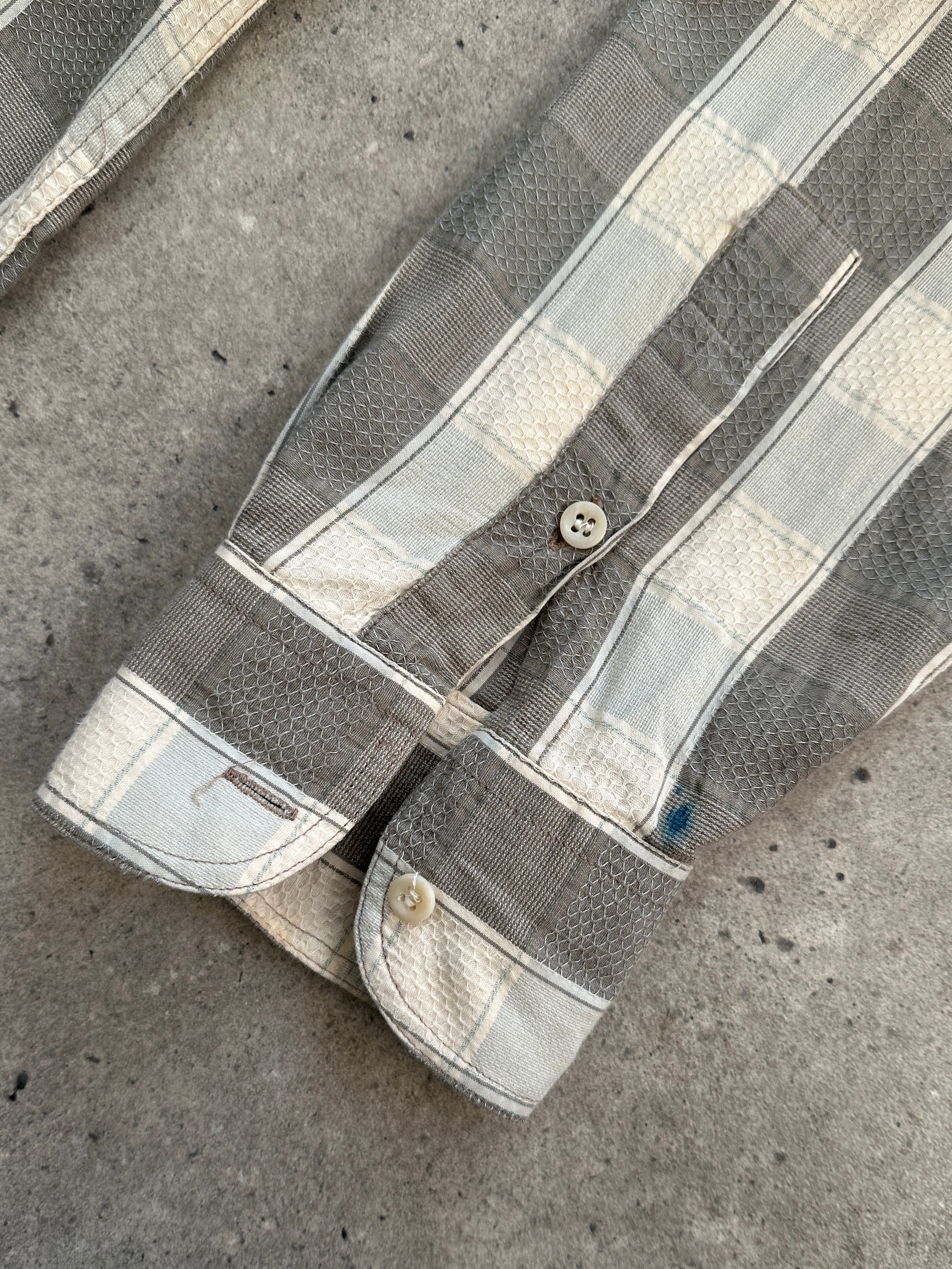 Armani Jeans 1990s check flannel logo shirt in XXL, featuring a classic plaid pattern and embroidered Armani logo.