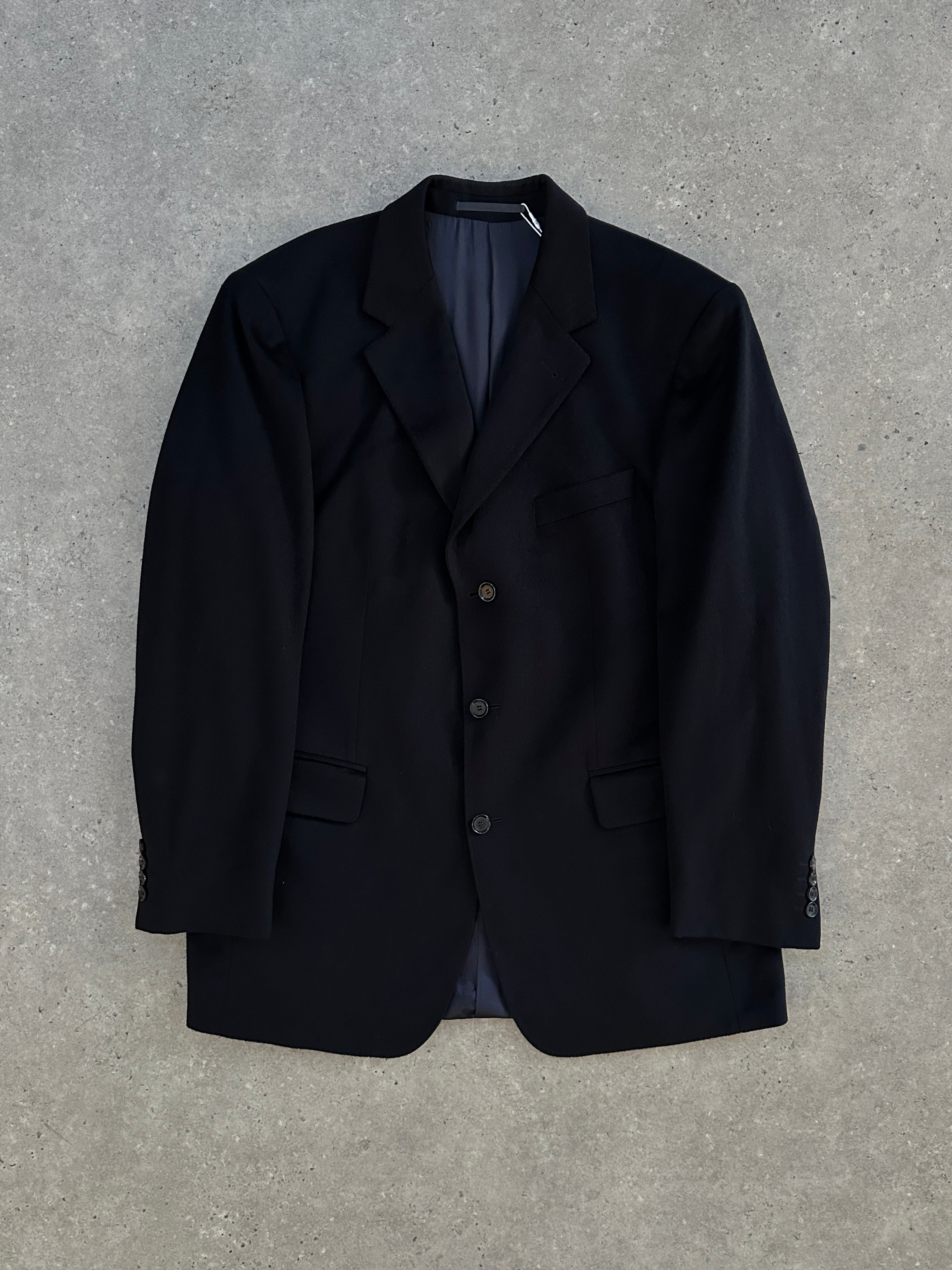 Vintage pure cashmere single-breasted blazer in size 40R/XL, classic design with a tailored fit and elegant texture.
