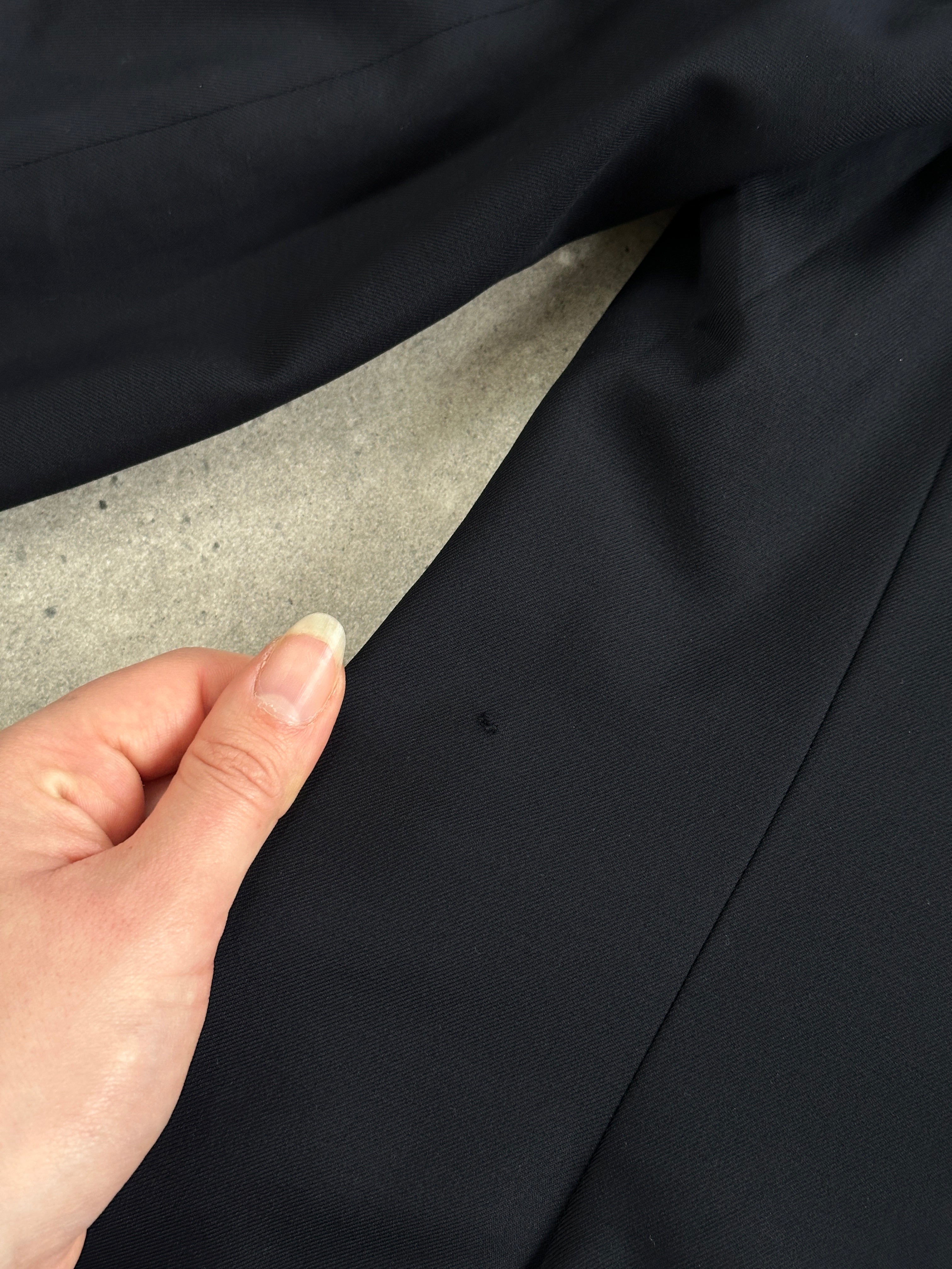 Burberry pure wool double-breasted blazer in size 46R/XXL, tailored fit with classic button details and structured lapel.