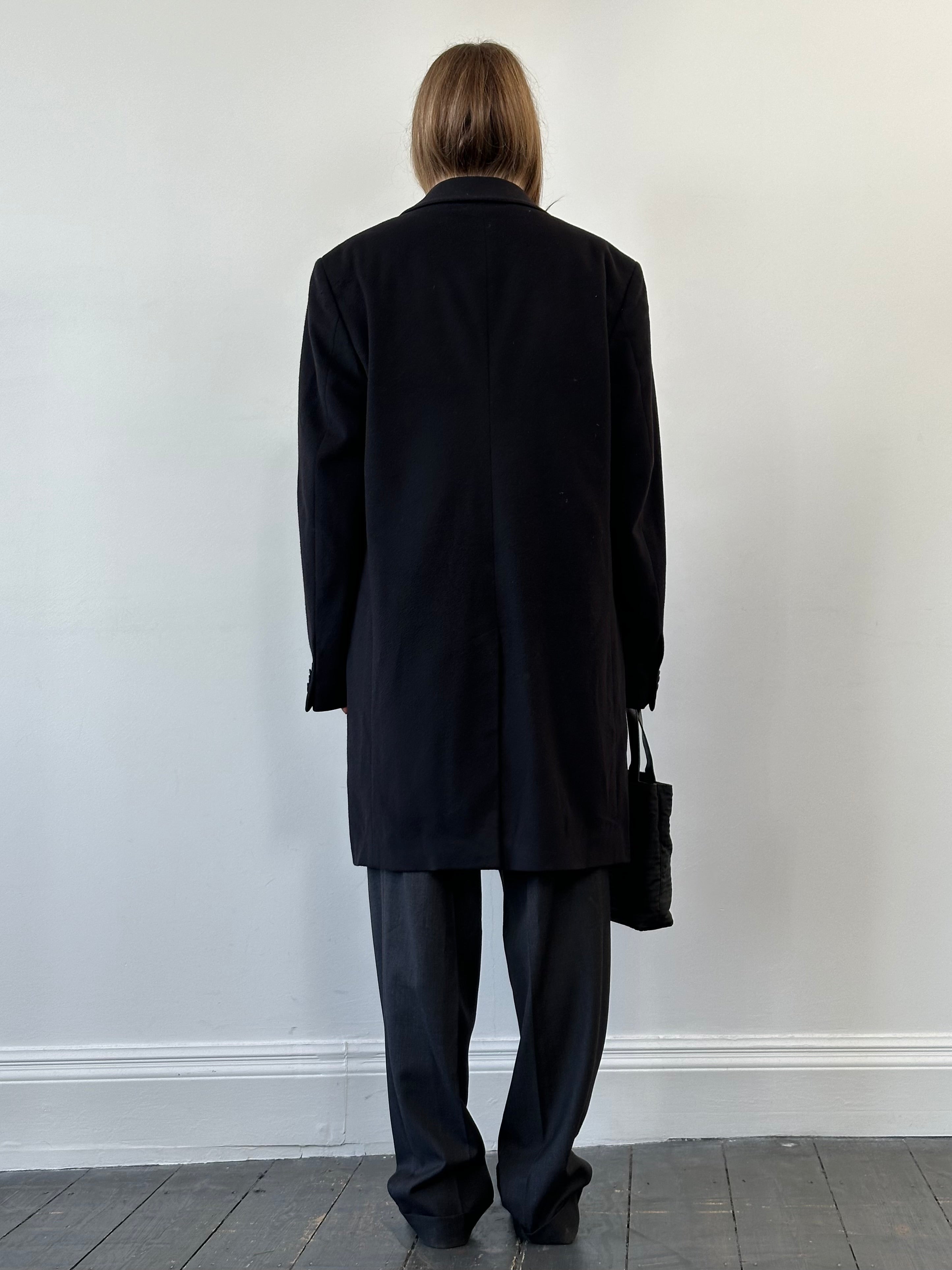 Elegant Versace Collection wool and cashmere single-breasted coat in XL, shown in a stylish, tailored fit with classic design.