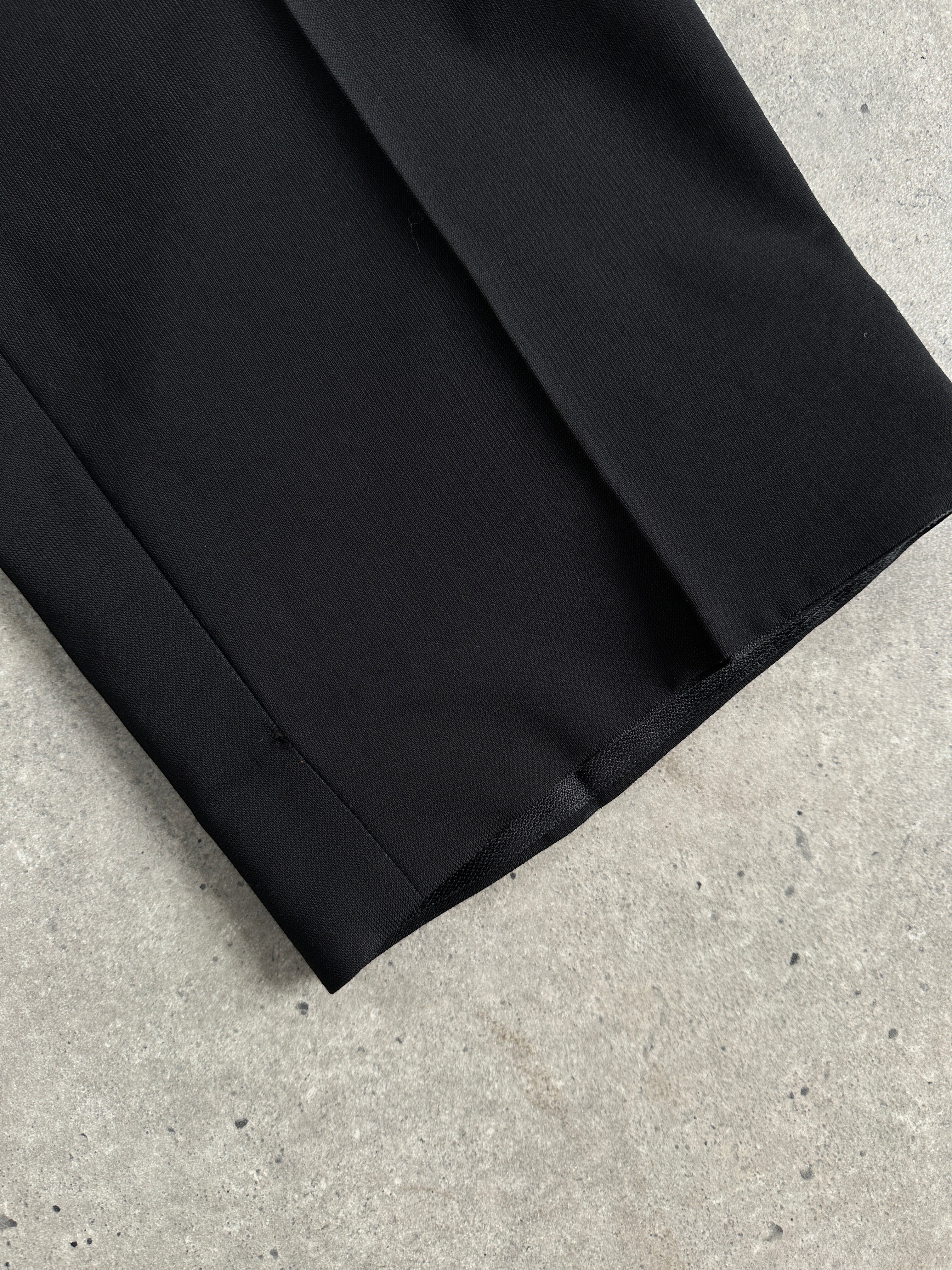 Armani Collezioni single-breasted wool suit jumpsuit in size 42R/W34, tailored fit with lapel collar and matching trousers.