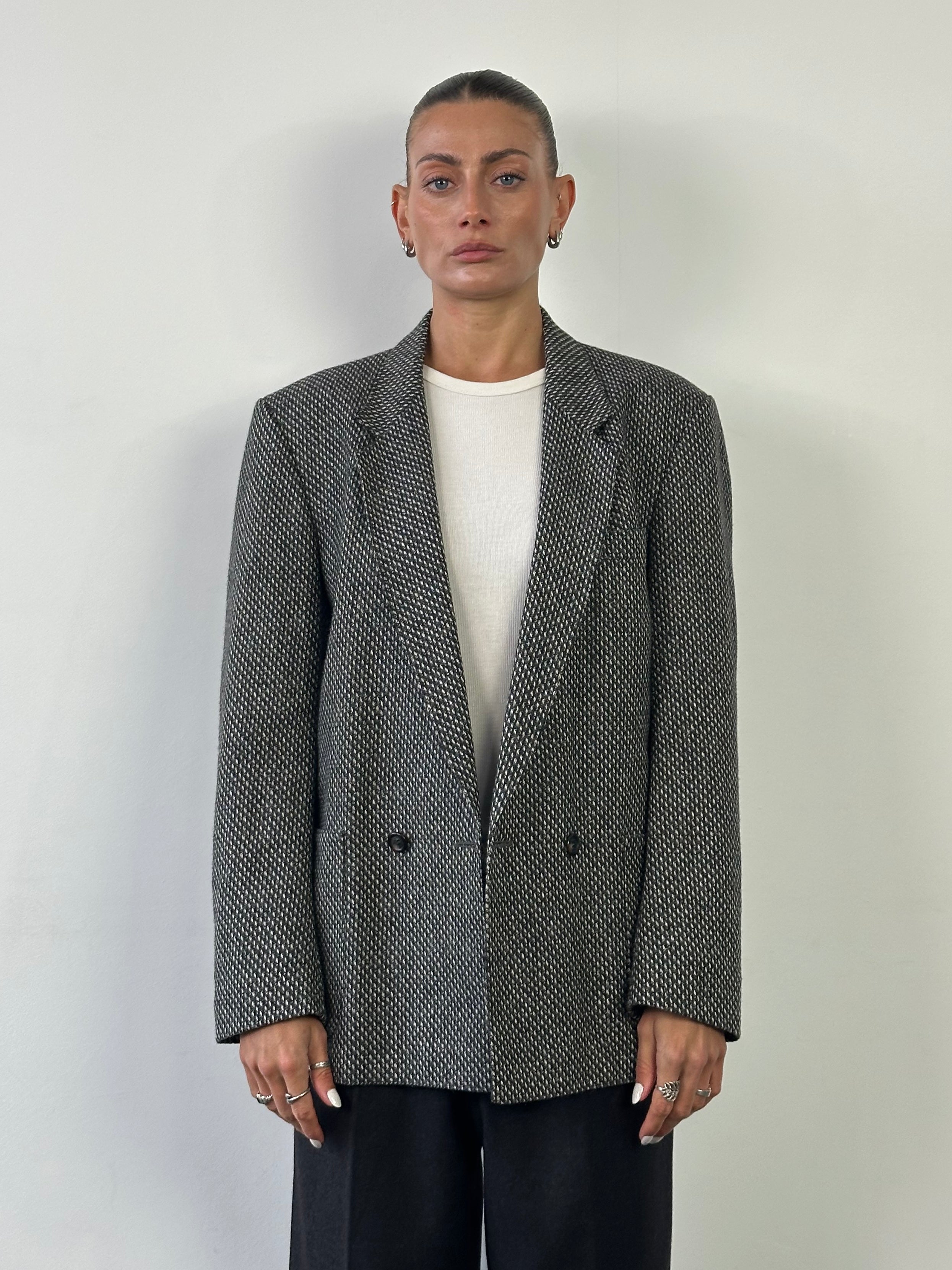 Vintage wool alpaca double-breasted blazer in size M, featuring woven textured fabric and classic tailored fit.