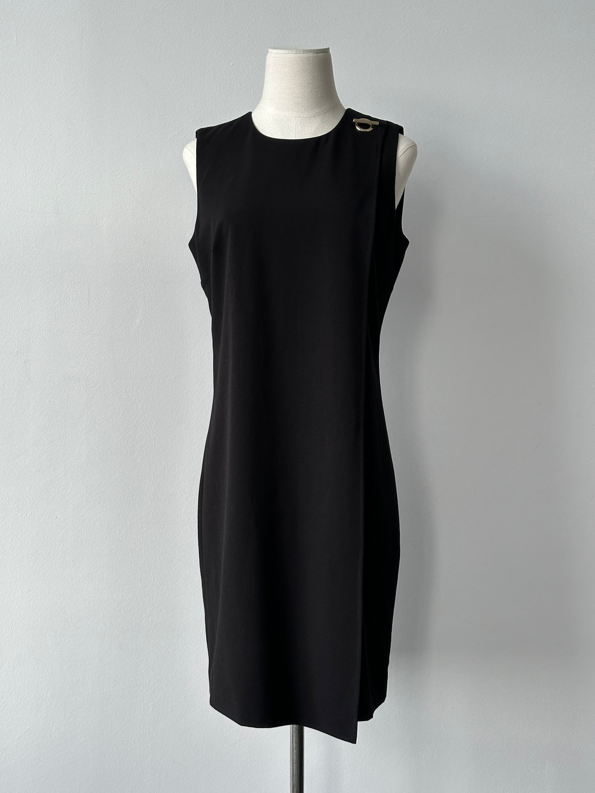 Calvin Klein 2000s Asymmetric Overlay Sleeveless Midi Single Button Dress - M