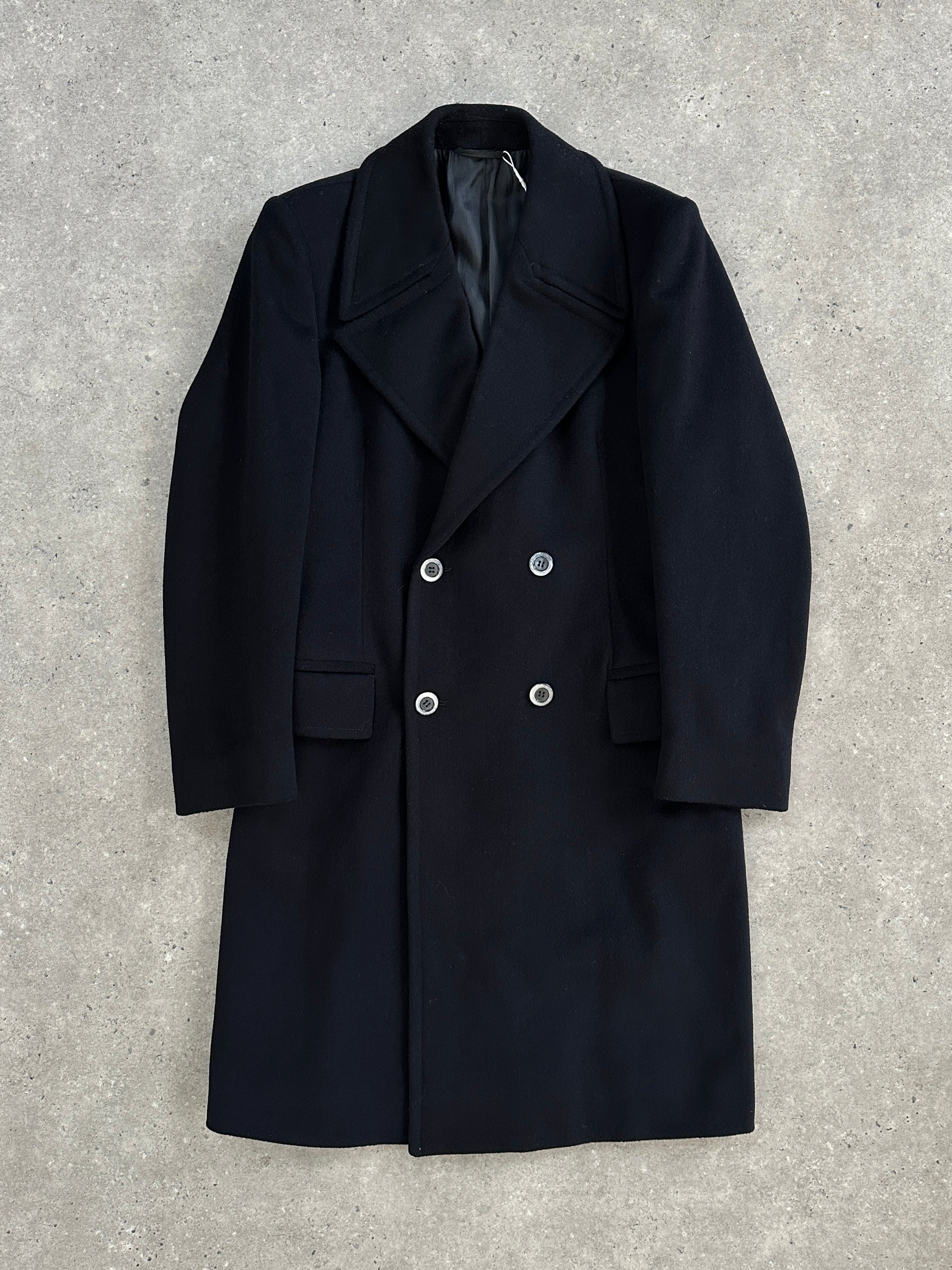 Vintage pure wool double-breasted coat with large lapel in size M, featuring classic design and textured fabric.