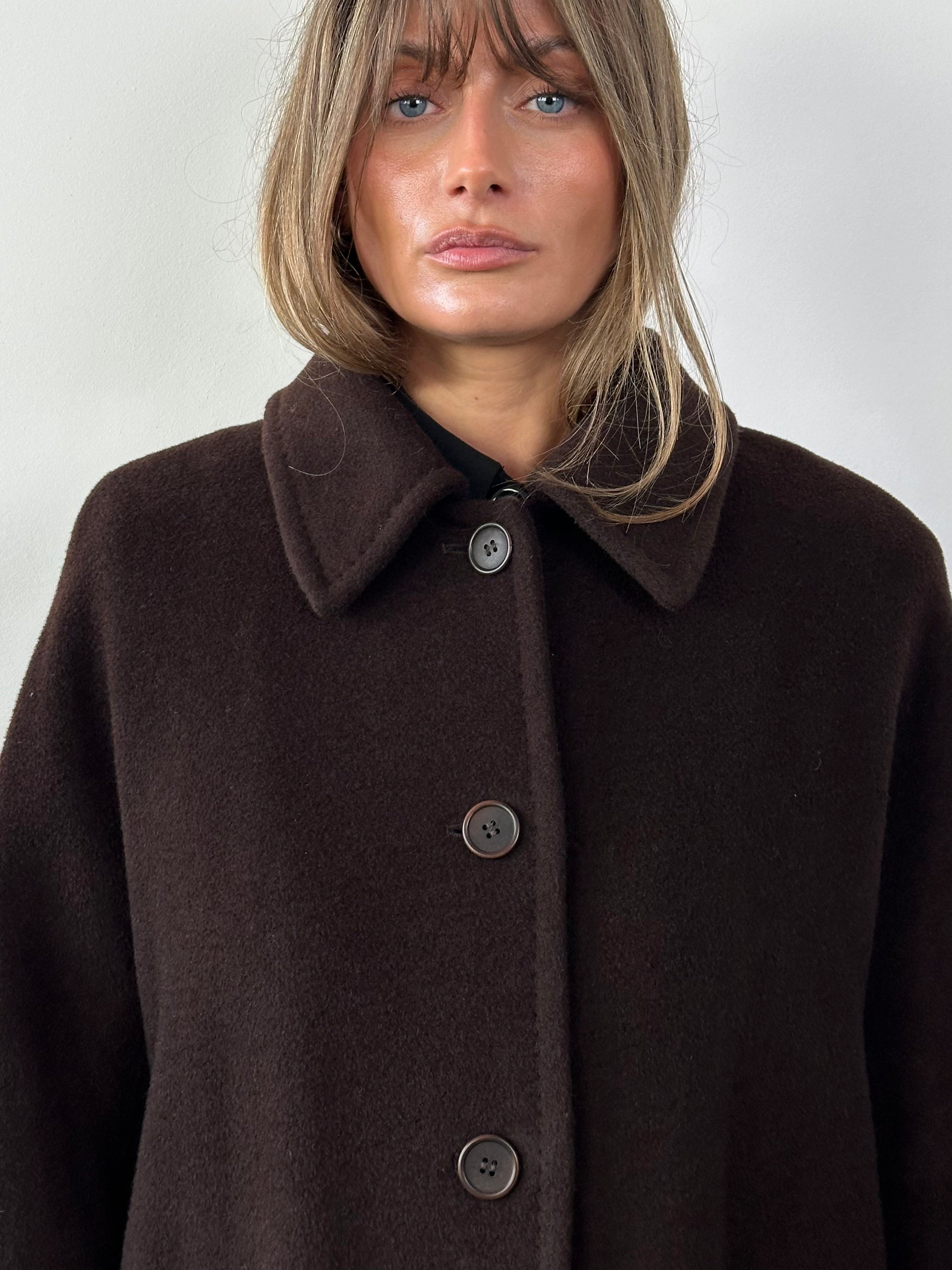 Luisa Spagnoli wool mohair single-breasted coat in size L/XL, featuring a classic tailored design and neutral color.