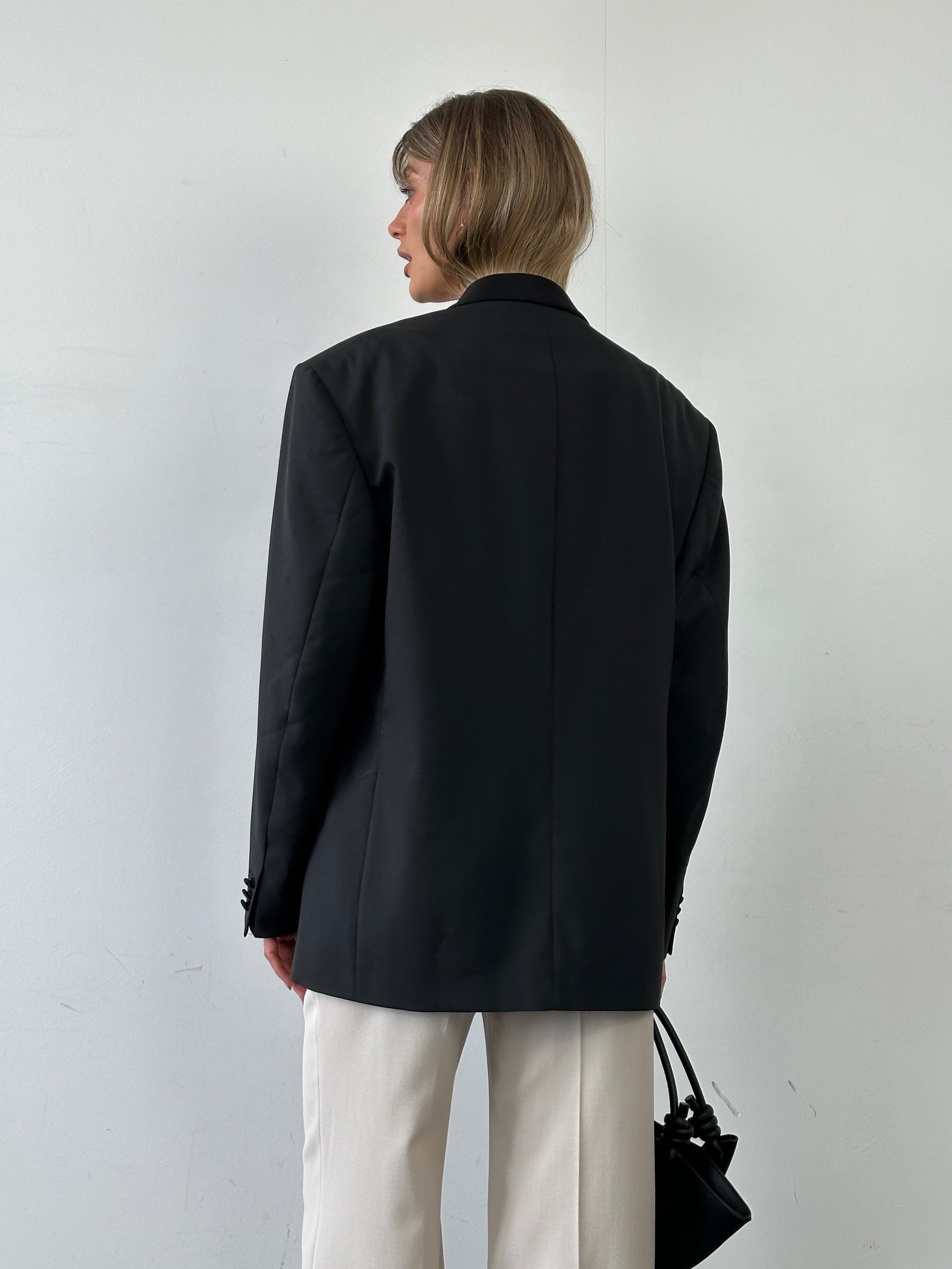 Pierre Cardin single-breasted tuxedo blazer in size 44R/XXL, tailored fit with satin lapels and classic black design.