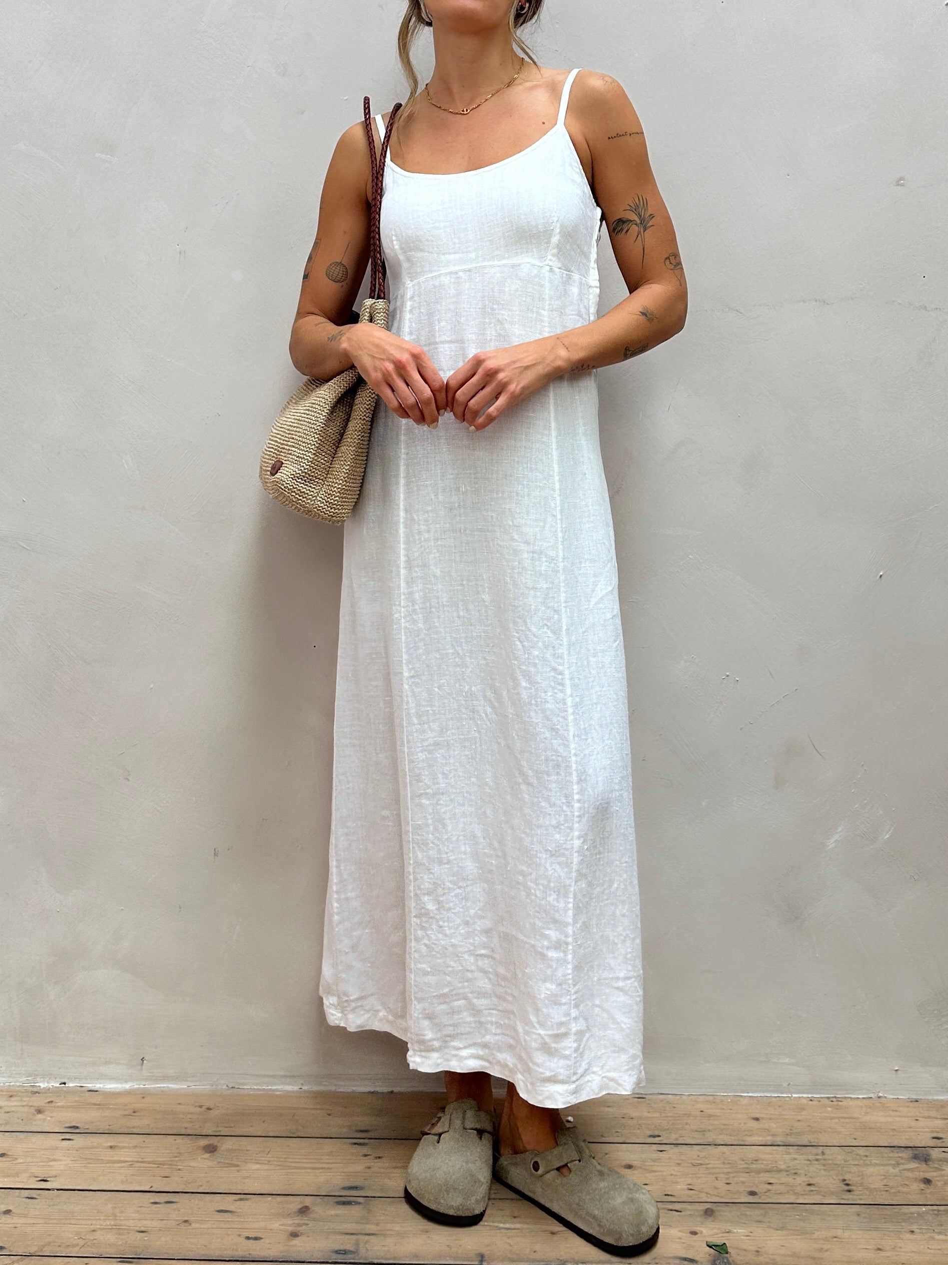 Italian Vintage pure linen floor-length slip dress in S/M, featuring a relaxed fit and vintage-inspired design.